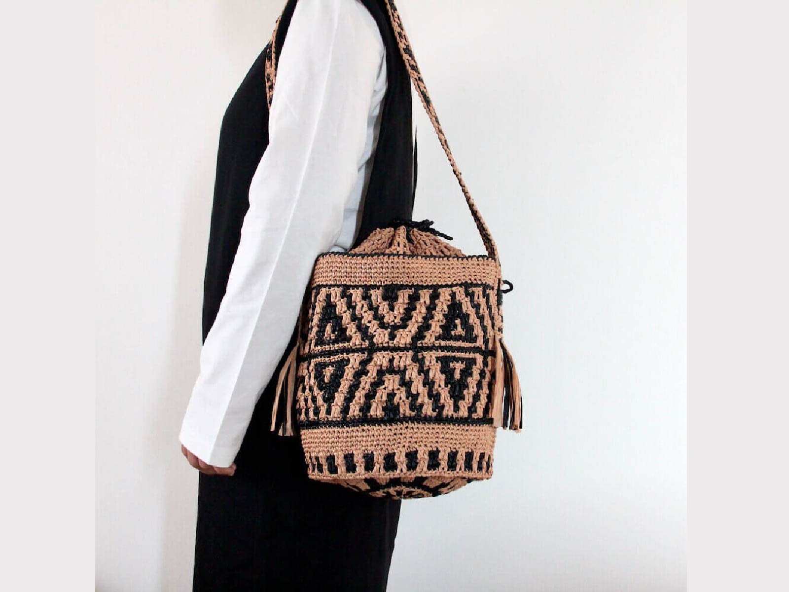 〈かぎ針編み〉曼荼羅バケツショルダーの編み方【編み図付き】