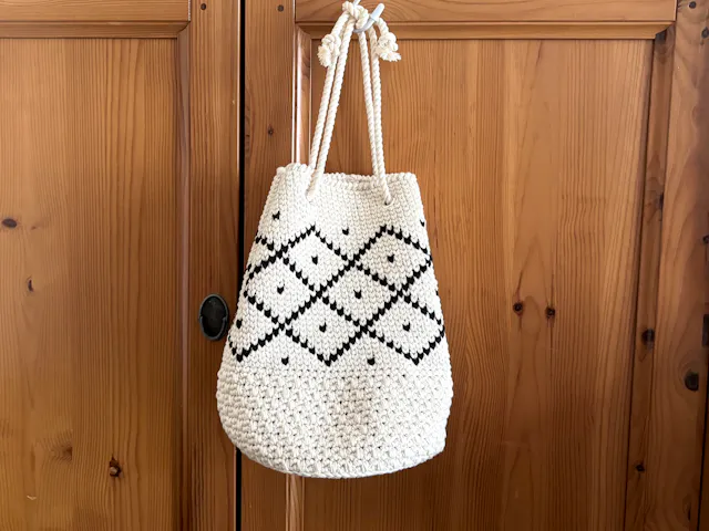 編み込み模様のバッグの編み方【PDF説明付】