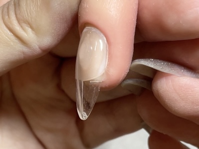 ファイバーを使った亀裂の補強方法の紹介画像1