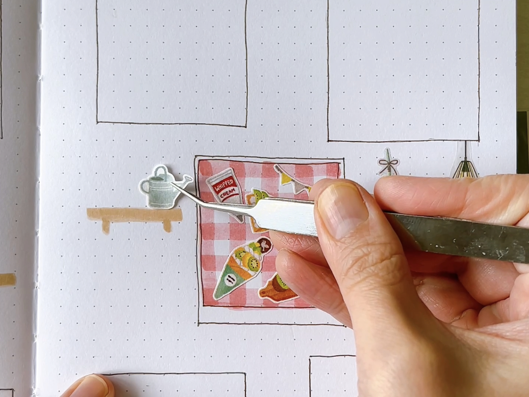 シールを使ってデコレーションレッスン　カフェ風Weeklyページの紹介画像7