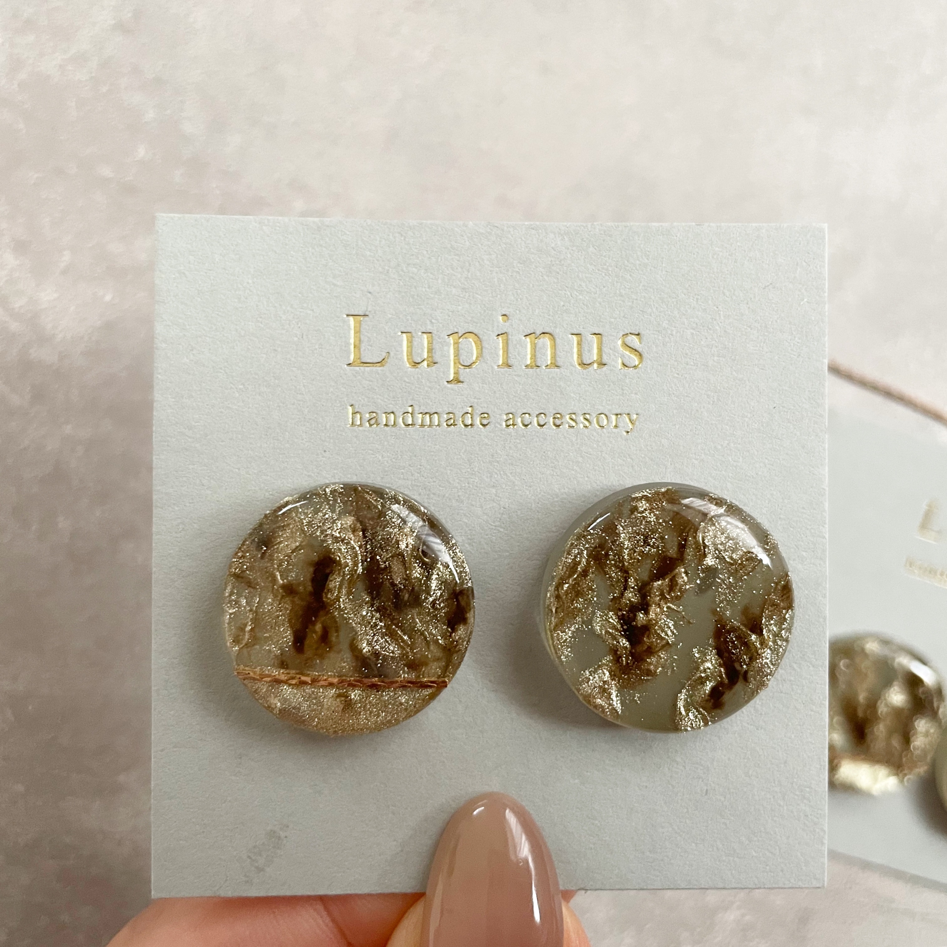 【レジンアクセサリー】ミラーパウダーで作る立体ニュアンスの紹介画像1