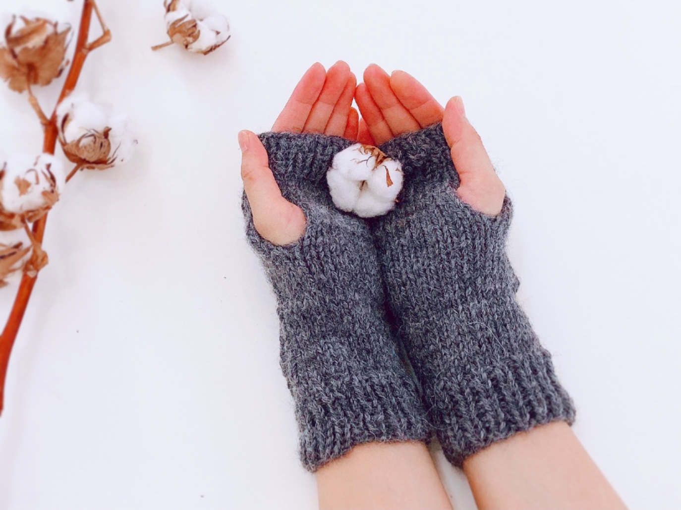 アラン模様のハンドウォーマーの編み方(中級者)の紹介画像1