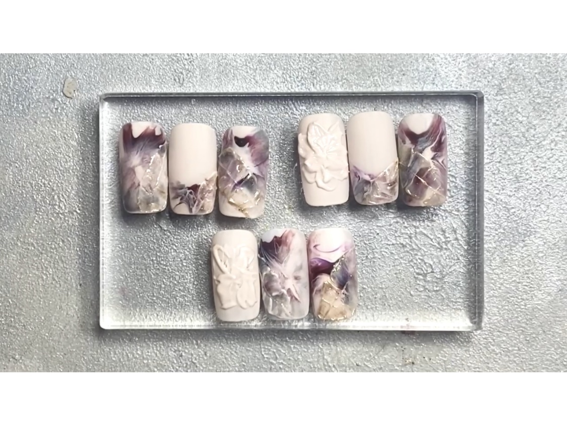 《個性派｜注目度up》結婚式や成人式にも◎映える陶器風ネイルの作り方　inspiration at  -陶器-  の紹介画像1