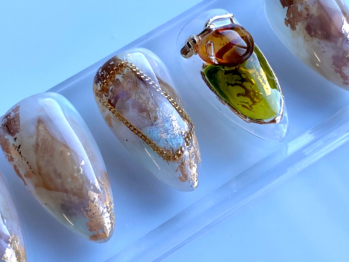 インスタで最も問合せの多かった《天然石ニュアンスネイル＆アクセサリー風ゴールドの作り方》inspiration at  -coast（ｺｰｽﾄ）-の紹介画像2