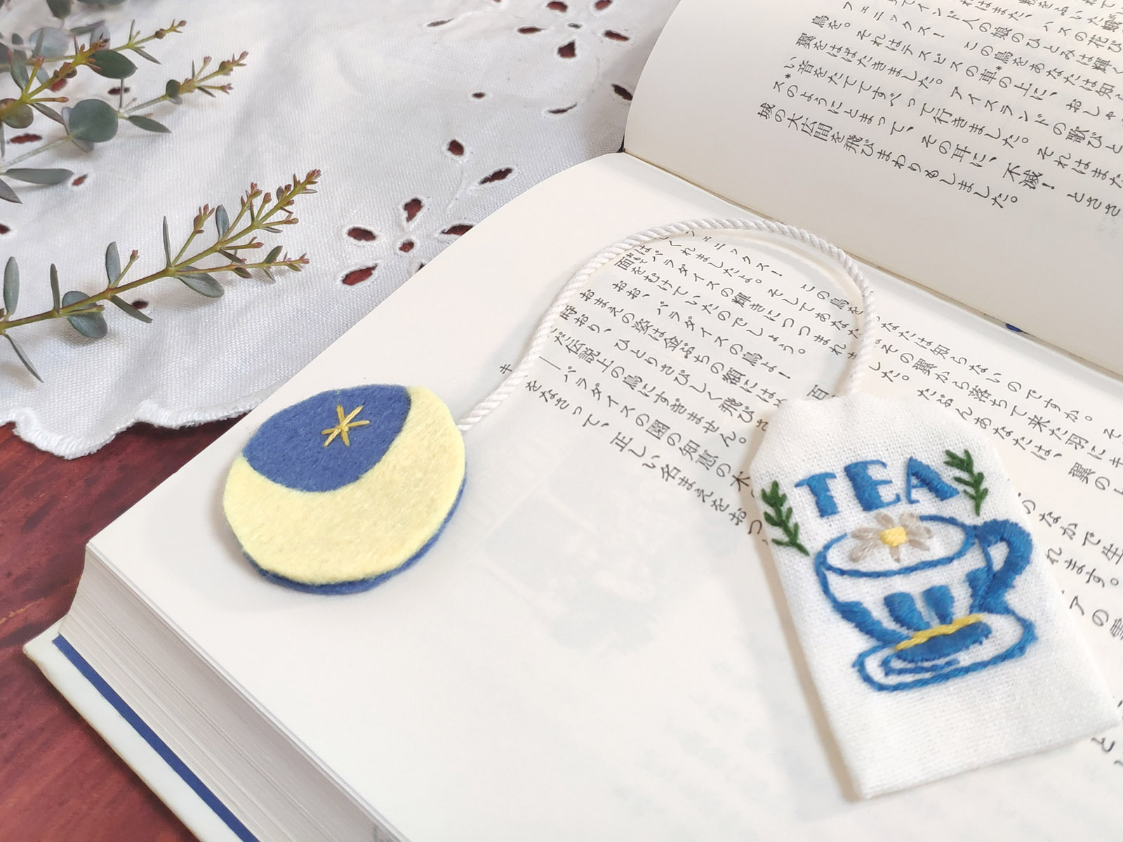 ティーバッグ風＊刺しゅうのブックマークの作り方（おやすみジャーマン・カモミール）の紹介画像1