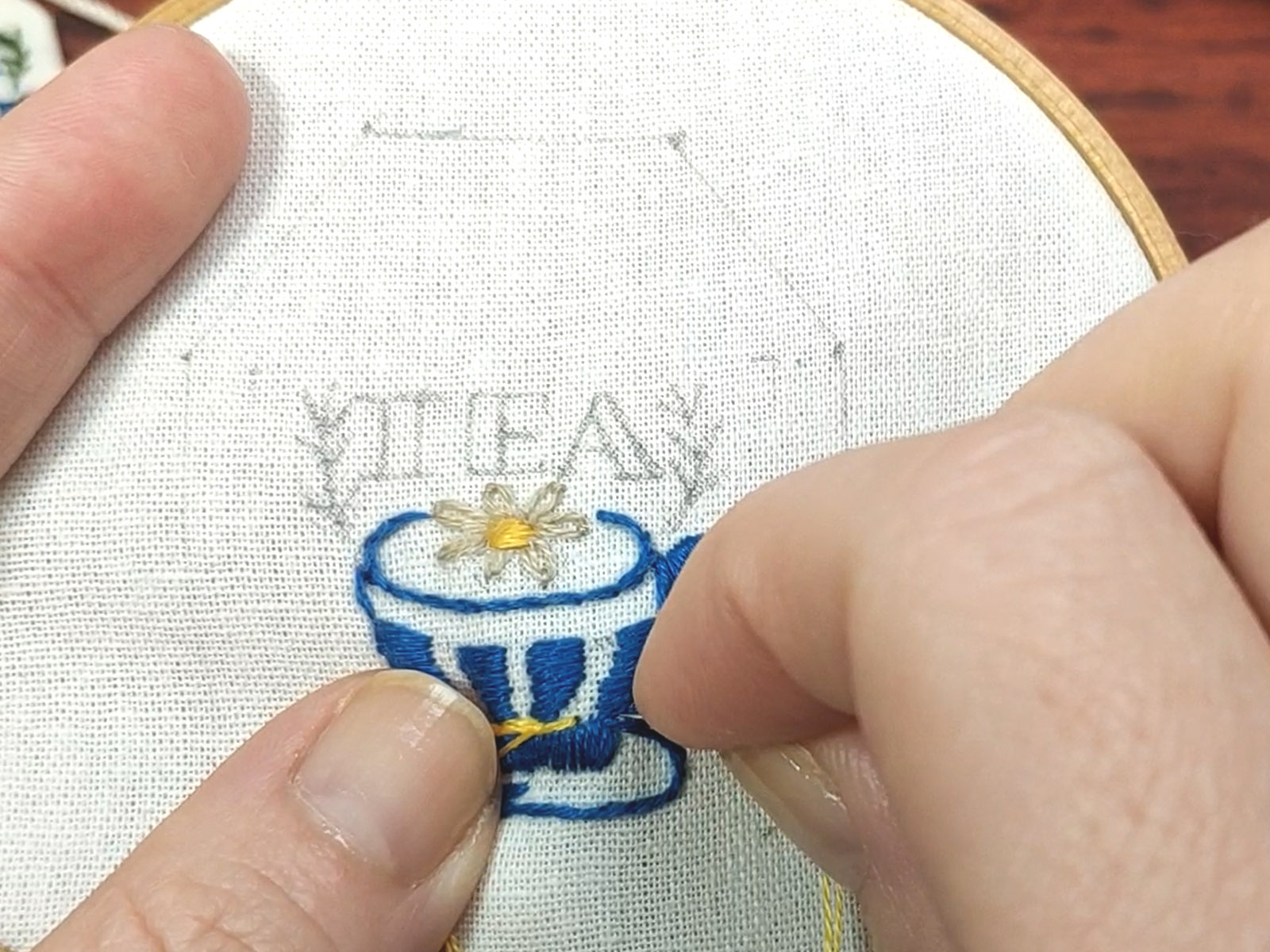 ティーバッグ風＊刺しゅうのブックマークの作り方（おやすみジャーマン・カモミール）の紹介画像2