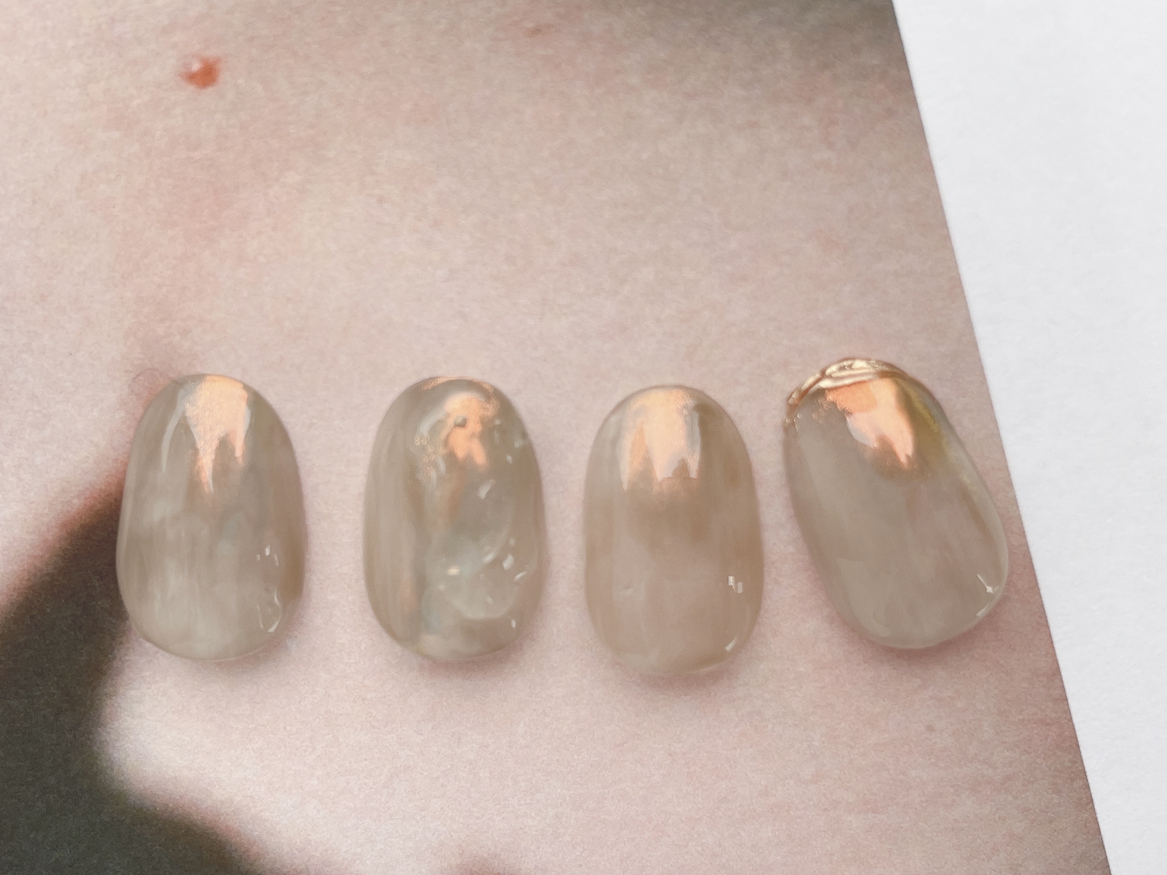 大人シンプルなオーロラニュアンスアートのやり方の紹介画像2