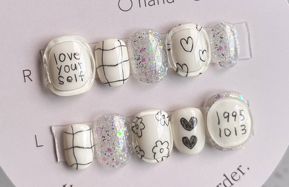 手順が大事な落書きネイルの作り方の紹介画像1