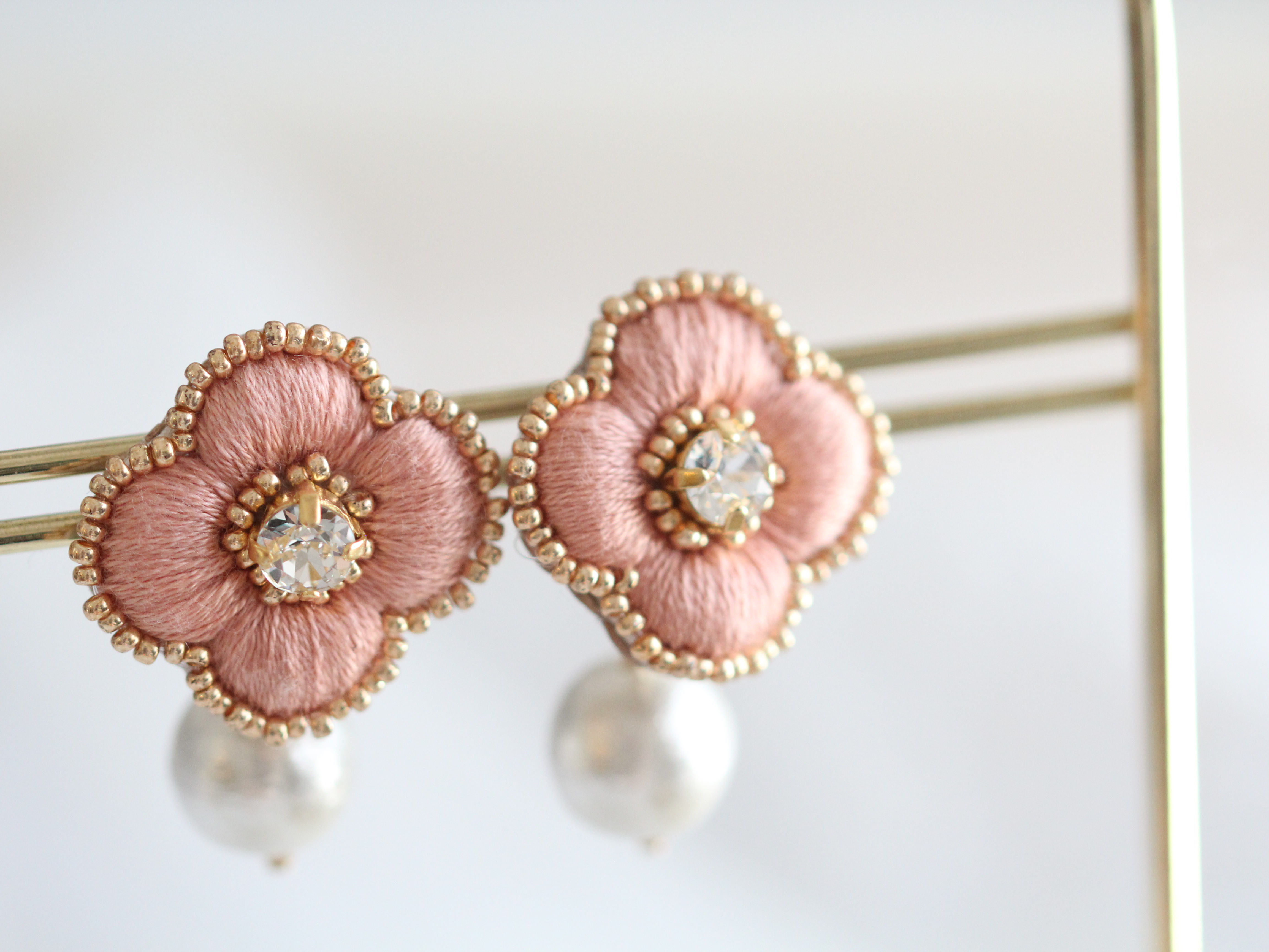 ふっくらキラキラとしたお花のアクセサリーが作れる！～初めての刺繍アクセサリーレッスン～の紹介画像2