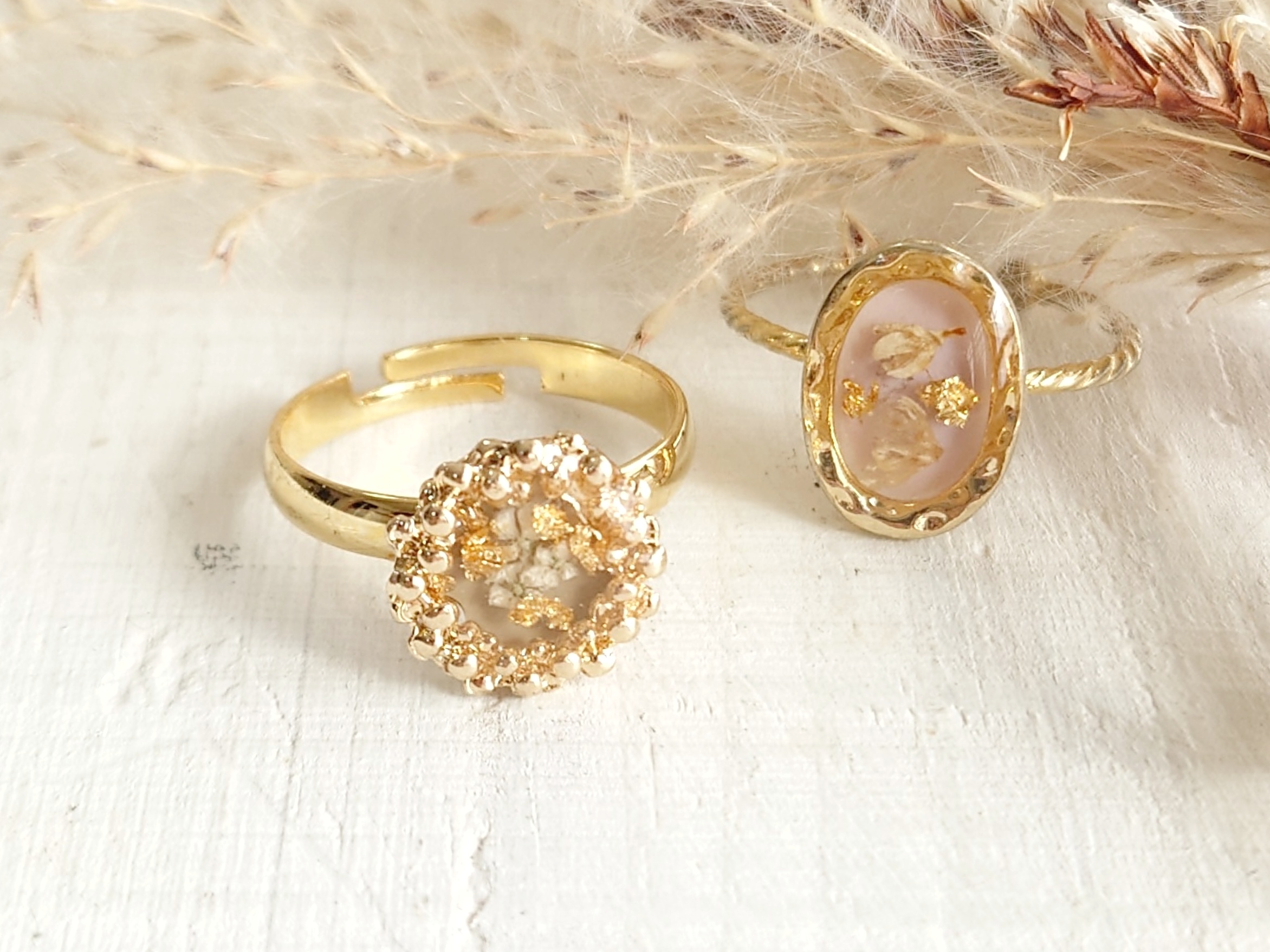 【レジンで作る】簡単　デザインリングとお花の指輪の紹介画像1