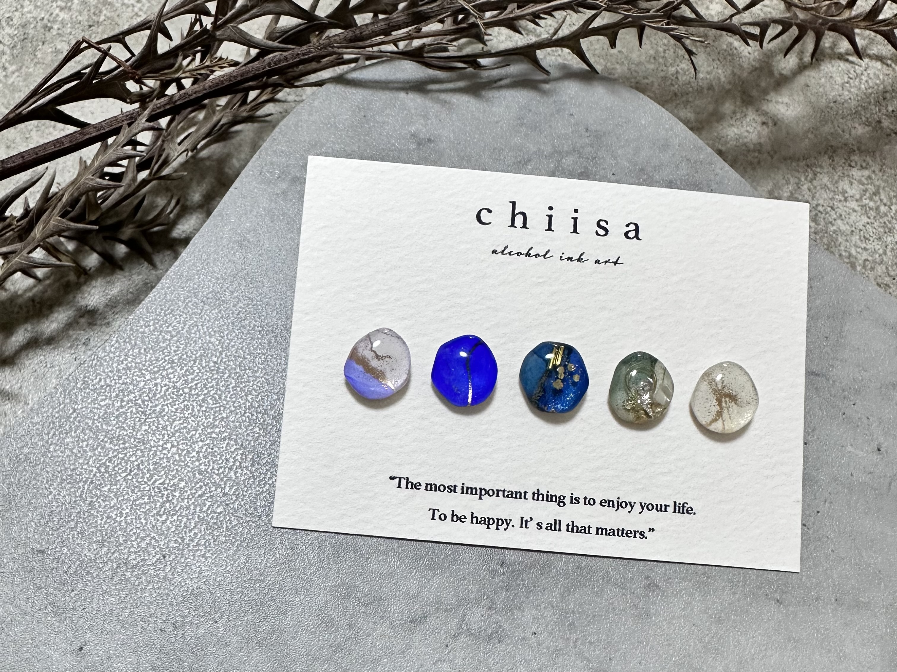 初心者もOK！アルコールインクアートから学べる！天然石風ピアスの作り方の紹介画像1