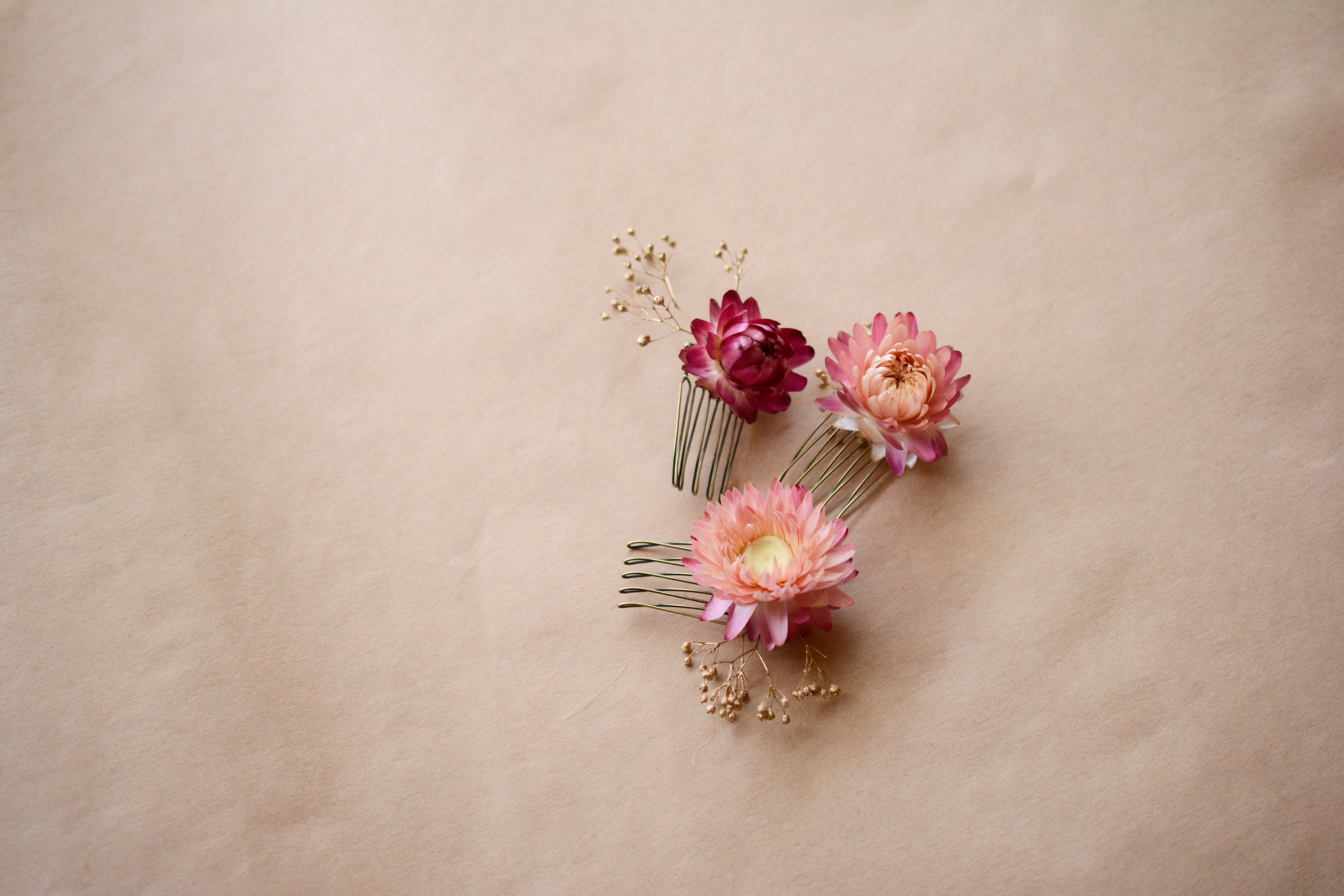 七五三のヘアアレンジに！　プリザーブド＆ドライフラワーで作る和装のヘアアクセの作り方の紹介画像2