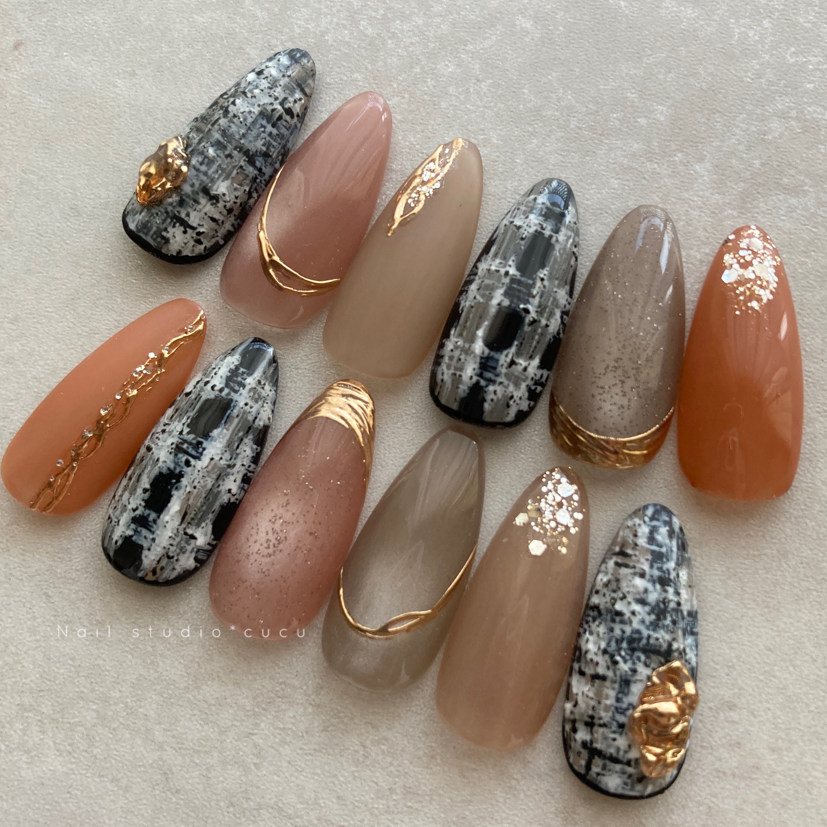 monotone tweeds #12の紹介画像1