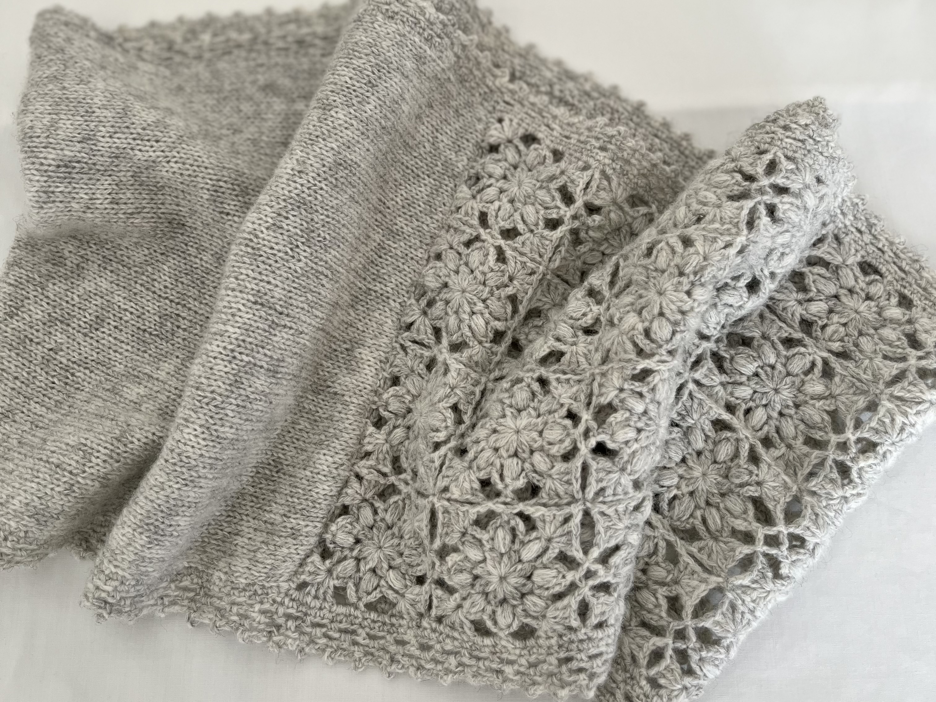 モチーフとメリヤスのスヌードの編み方【PDF編み図付】の紹介画像1