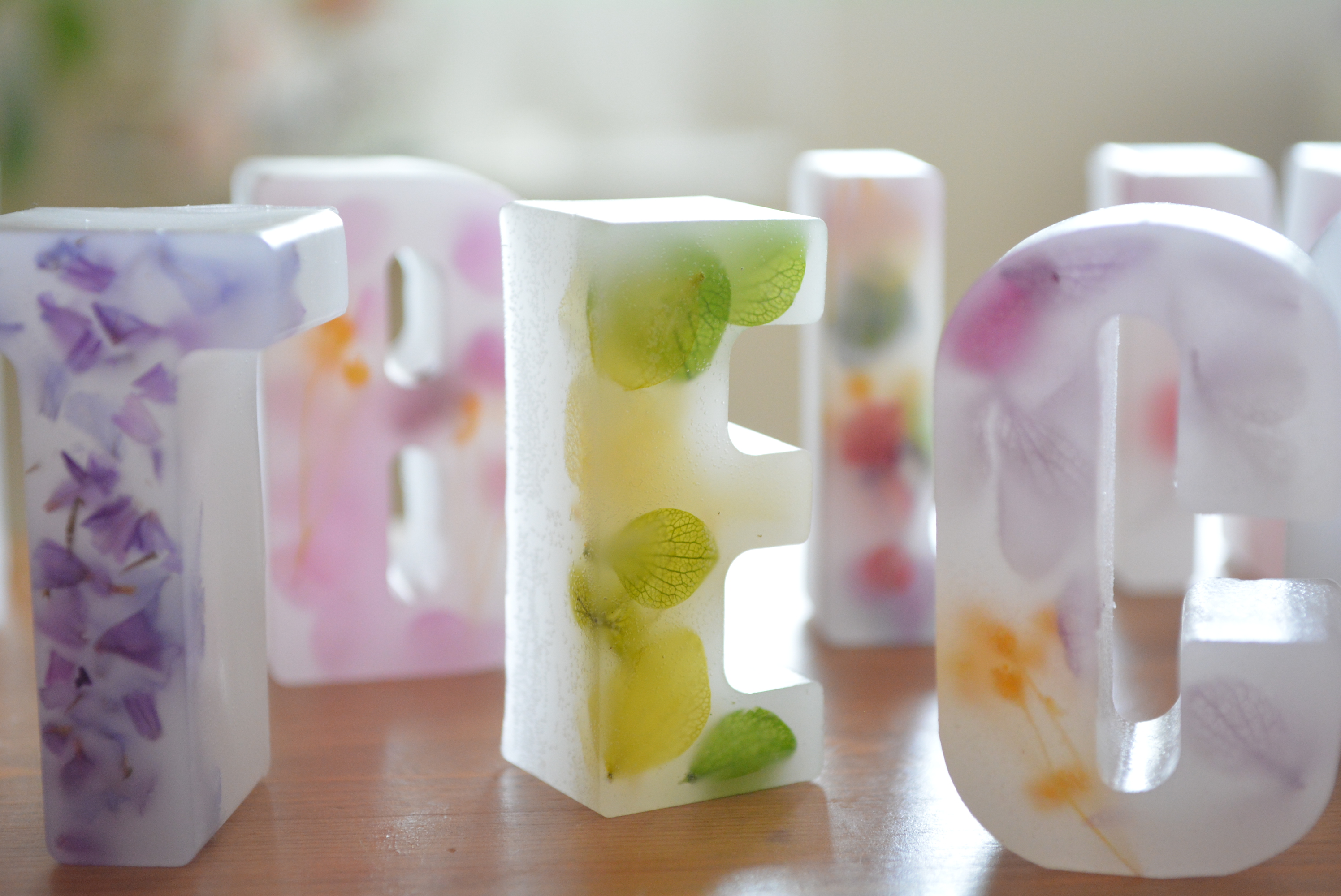 フラワーイニシャルキャンドルの作り方の紹介画像1