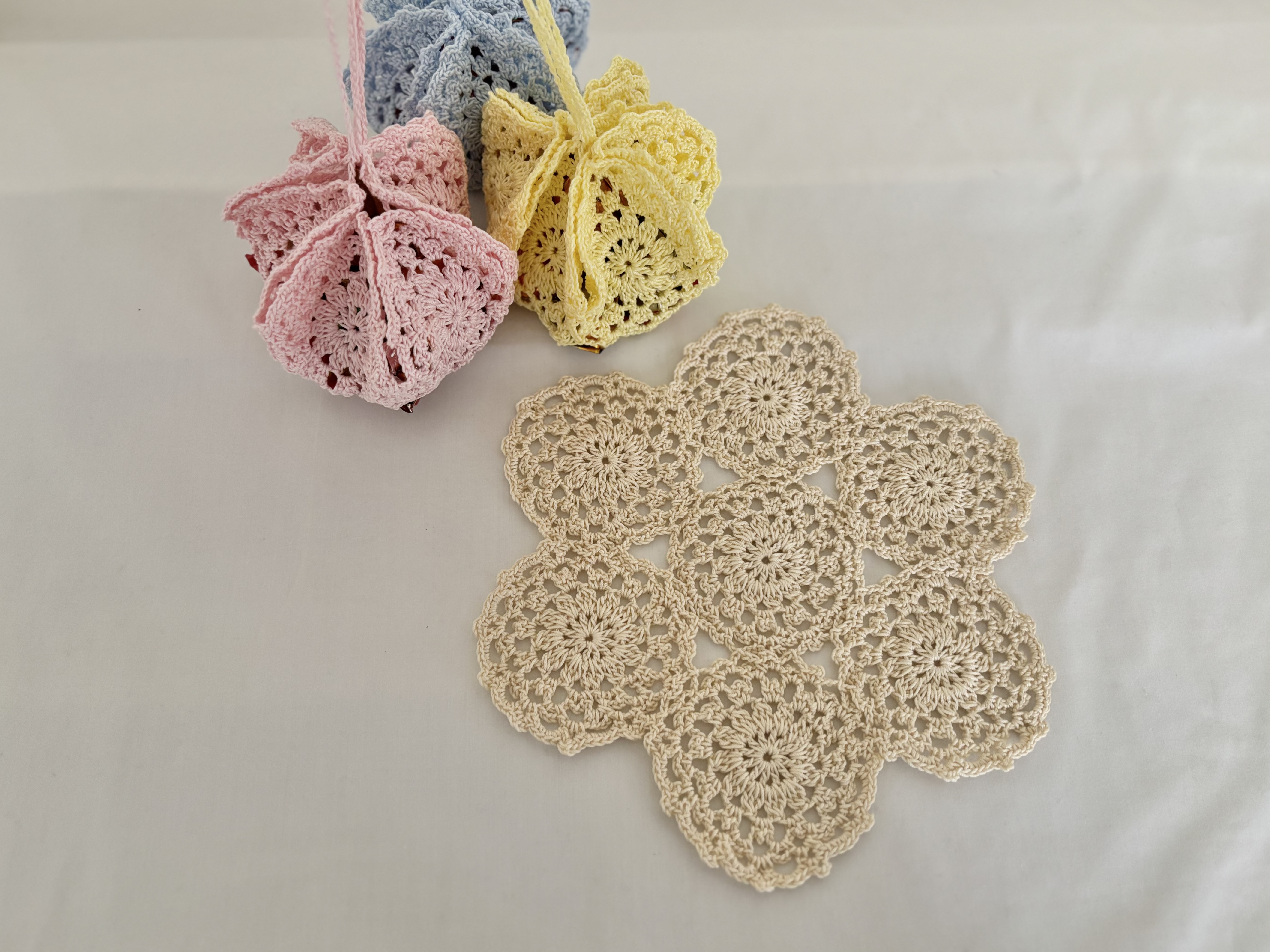 丸モチーフのドイリー・巾着アレンジ【PDF編み図付】の紹介画像1