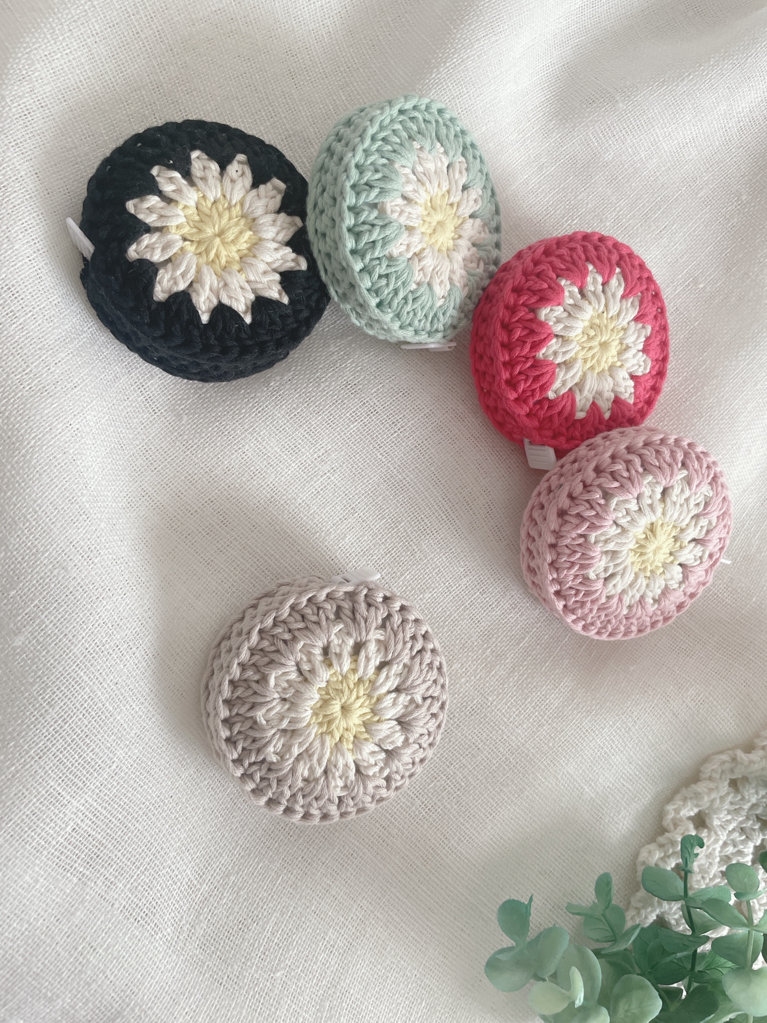 花模様の編みくるみメジャーの作り方の紹介画像2