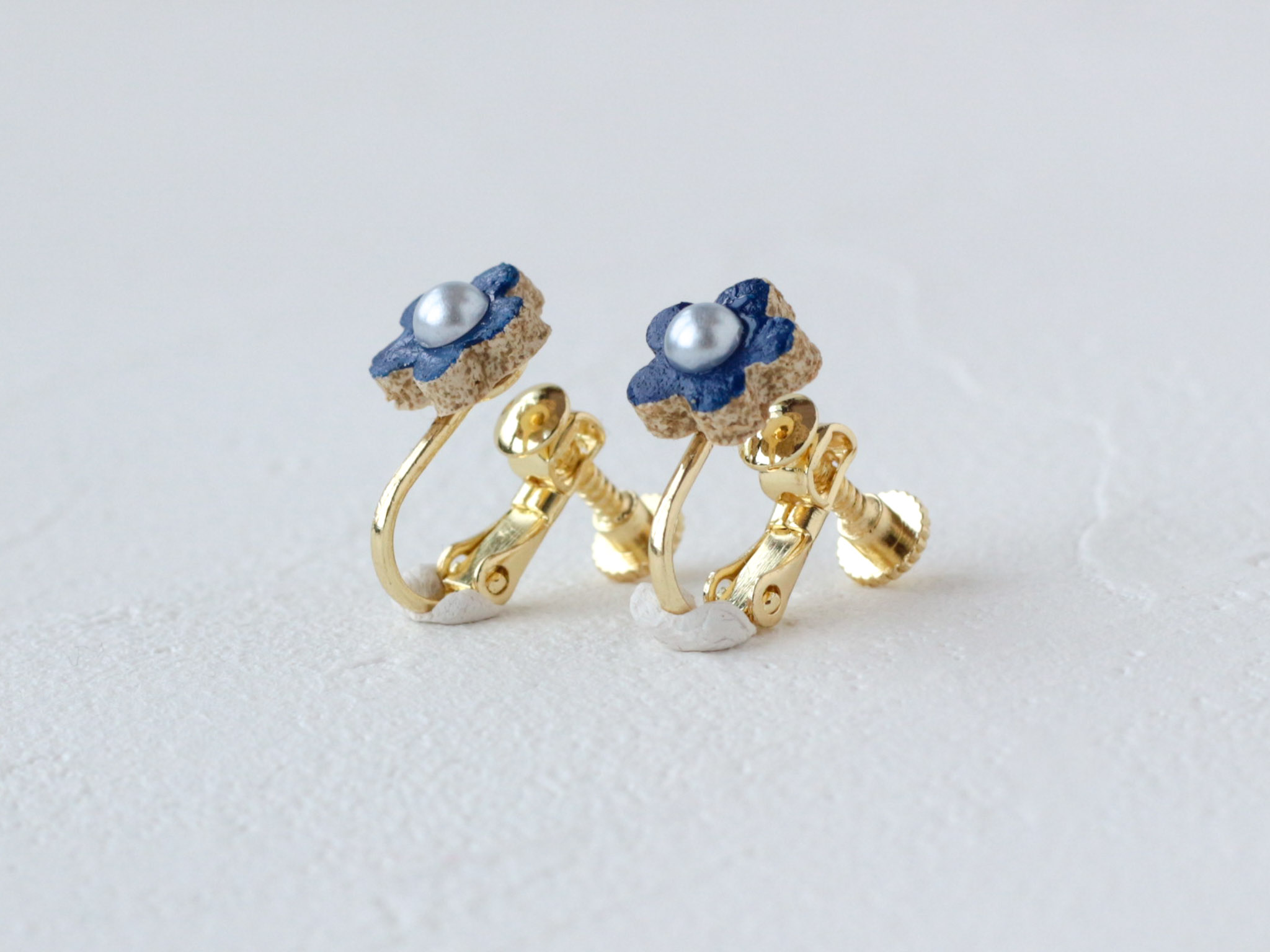 お花とパールの耳飾り&ブローチの作り方の紹介画像2