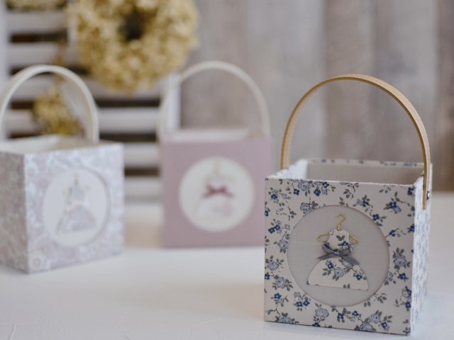 カルトナージュで作る☆ドレスでおめかしバスケット(ミニチュアハンガーレッスン付き)の紹介画像6