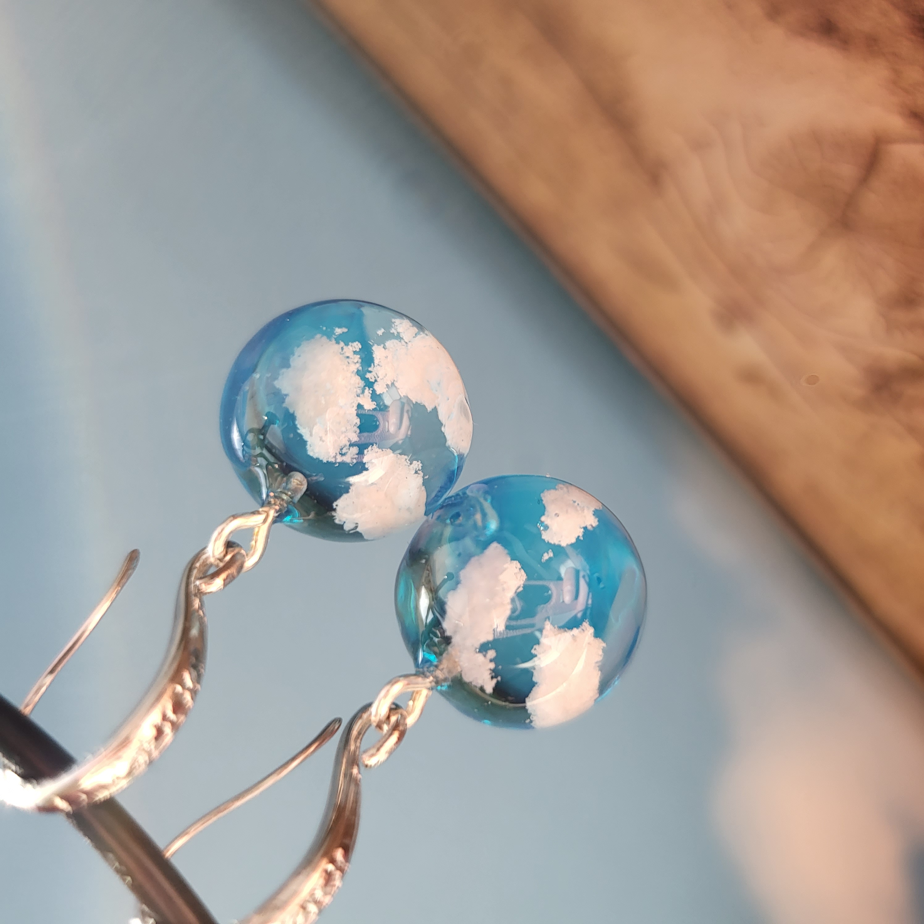 球体モールドで作るまん丸の空色ピアスの紹介画像3