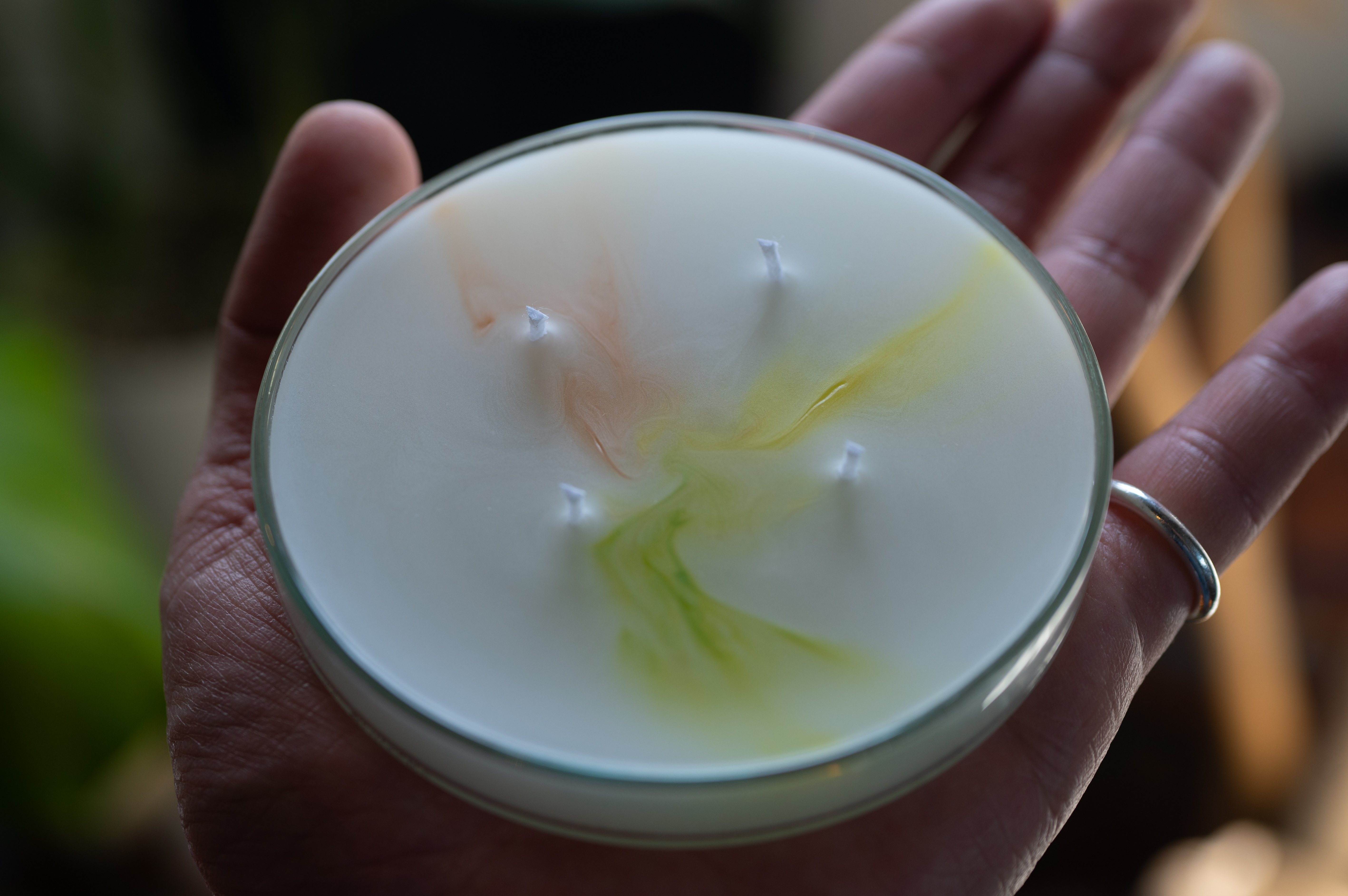 30%OFF（3,000円→2,100円）✴︎オーロラキャンドル ビーズワックスver. の作り方の紹介画像1