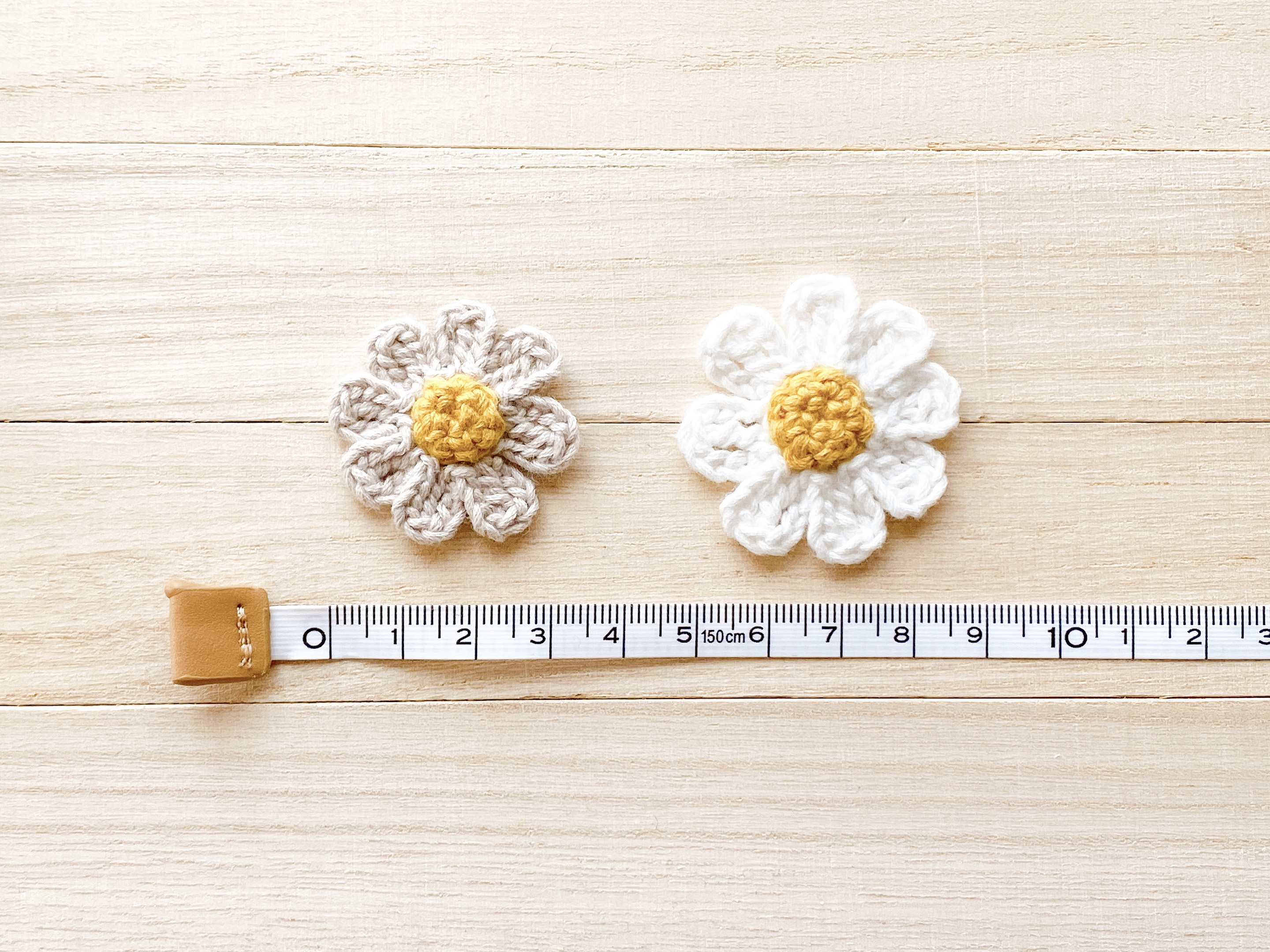 【アクセサリーや小物のポイントに･:*】お花モチーフの編み方の紹介画像1