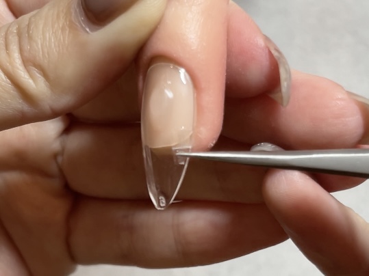 ファイバーを使った亀裂の補強方法の紹介画像1