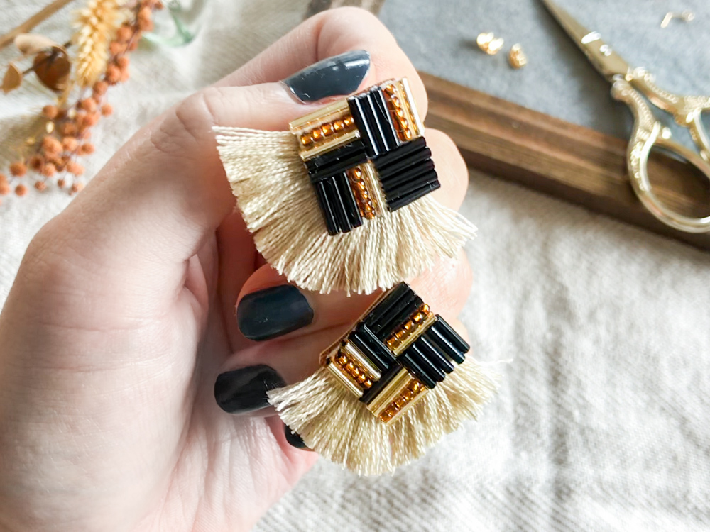 ･❖･刺繍耳飾り･❖･シックな大人ビーズ刺繍ピアス/イヤリングの紹介画像1