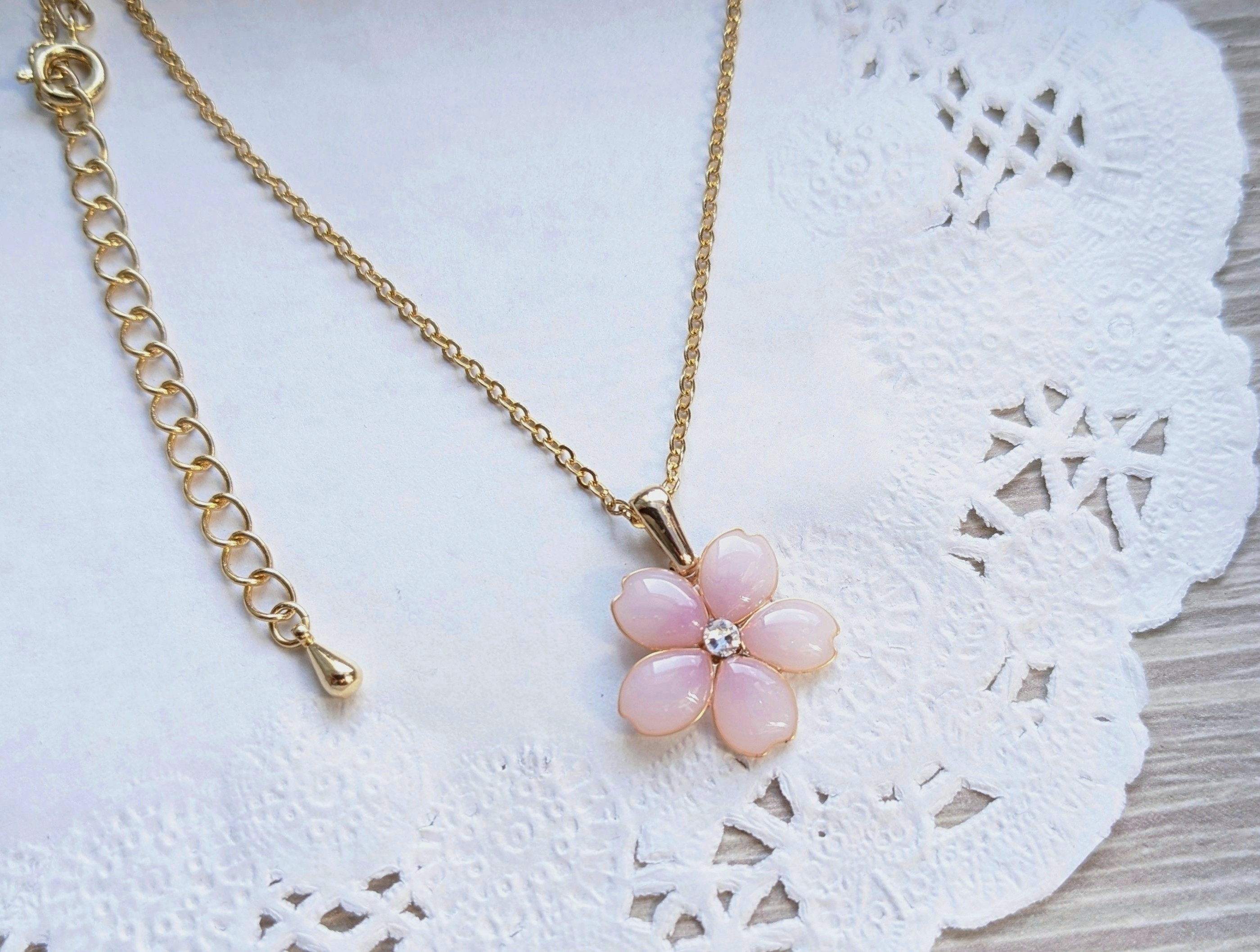 ワイヤーで作る桜飾りの紹介画像2