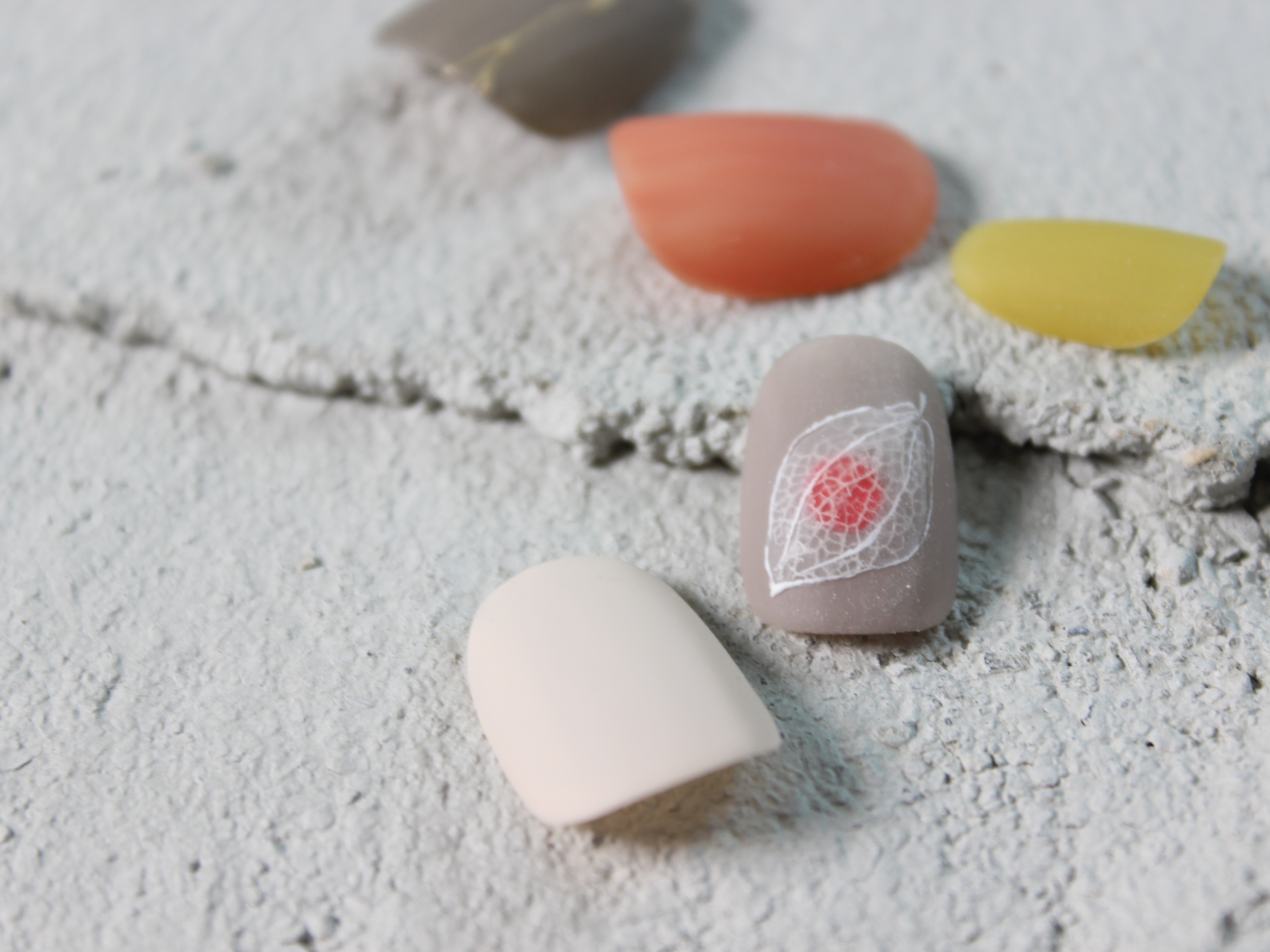 異素材を使った透かし鬼灯アートの作り方の紹介画像1