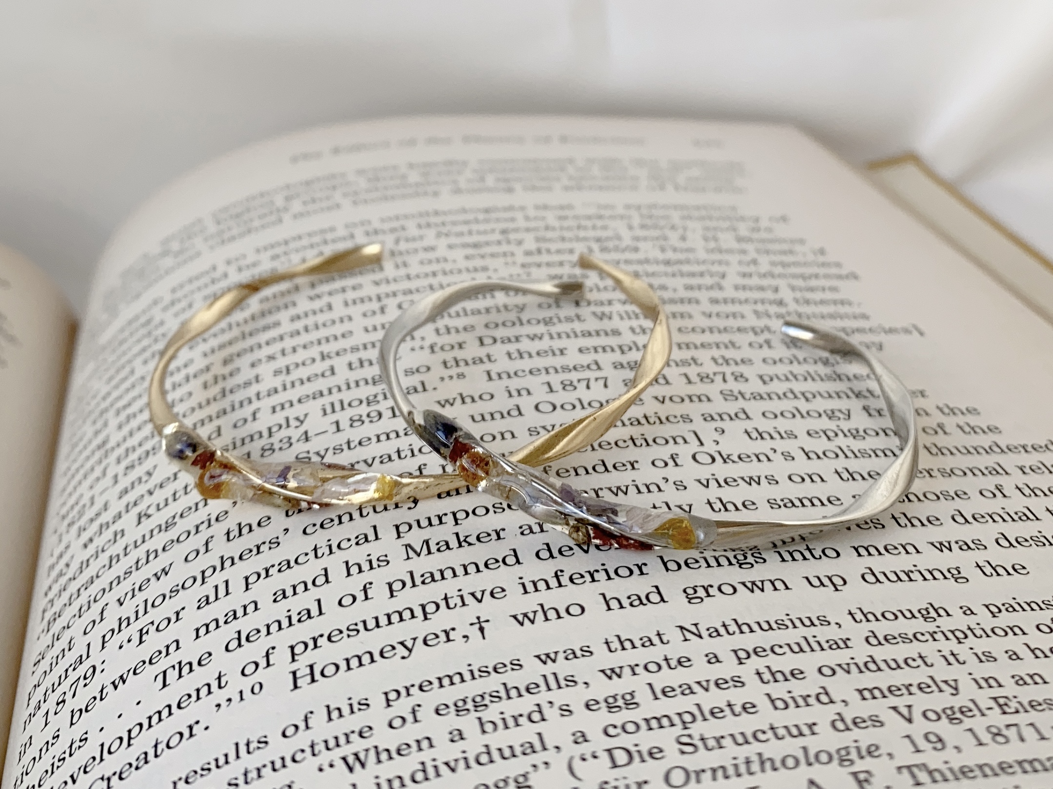 【ドライフラワー】本物のお花が入ったバングル＂flower bangle＂の作り方の紹介画像1