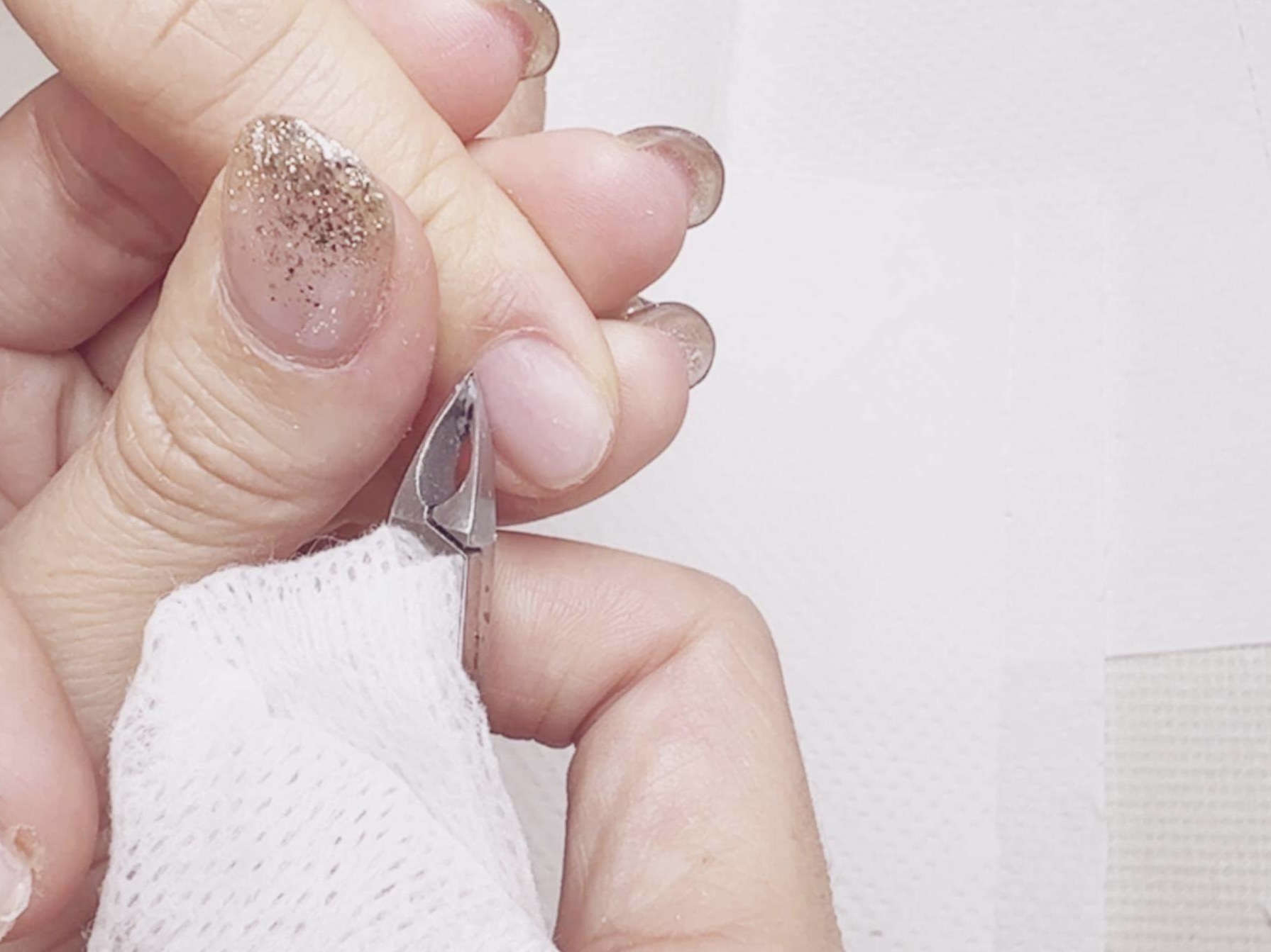 ネイルケア講座①ノンサンディングでも4週間もつ爪に優しいネイルケアの紹介画像2