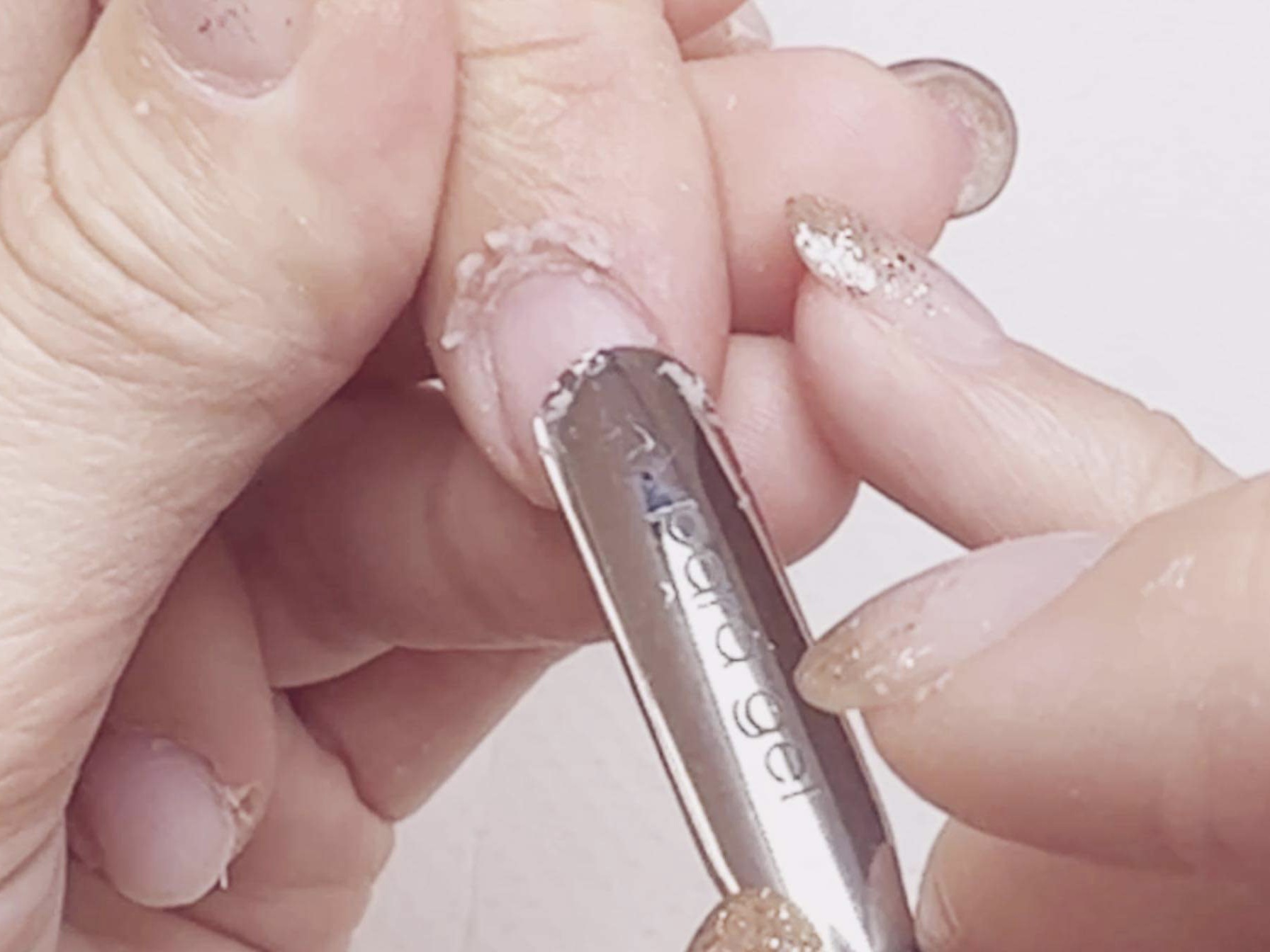 ネイルケア講座①ノンサンディングでも4週間もつ爪に優しいネイルケアの紹介画像3