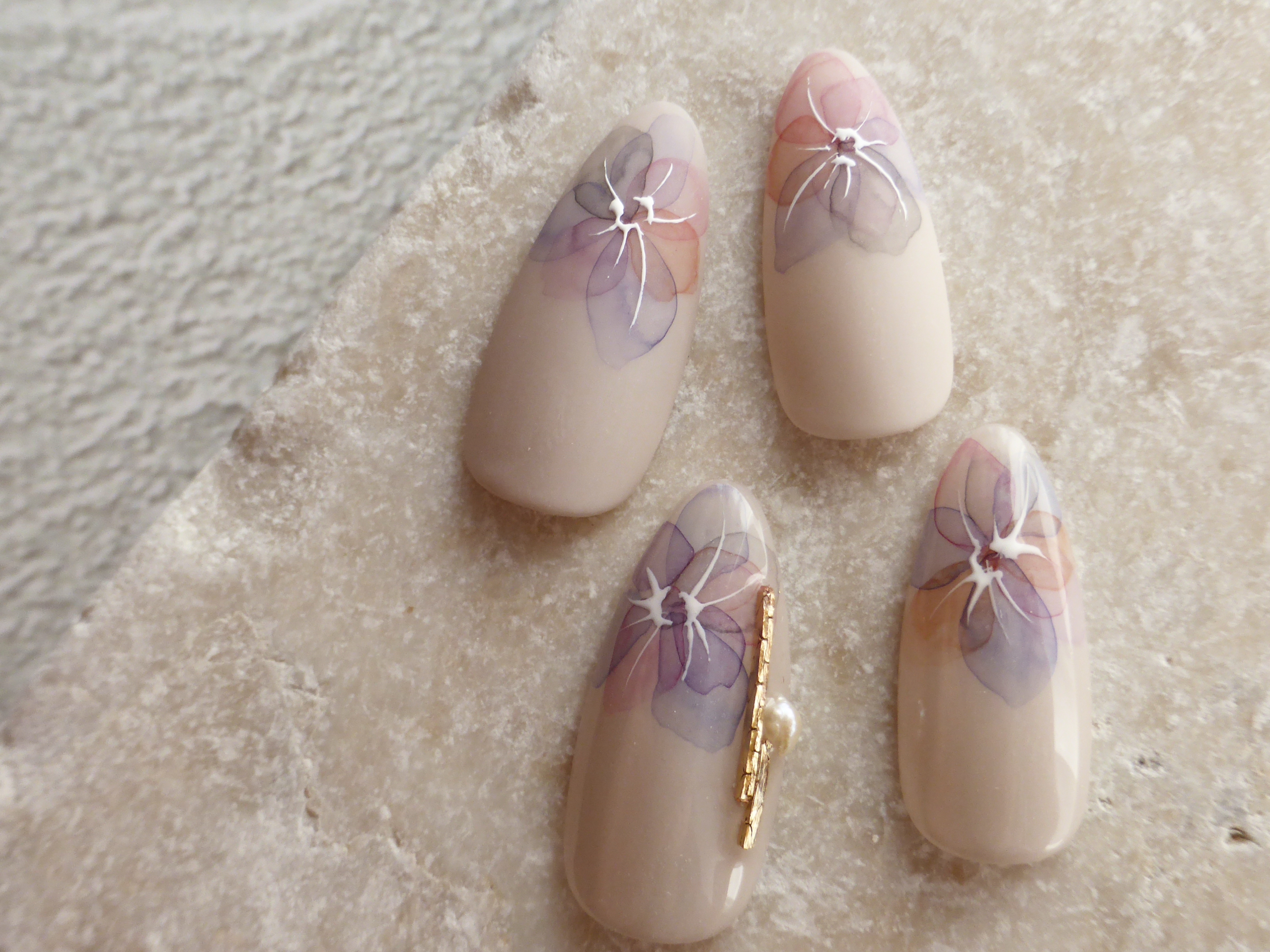 苦手意識を克服♪アクリル絵の具で描くふんわり水彩フラワーの描き方🌼＊.゜の紹介画像1