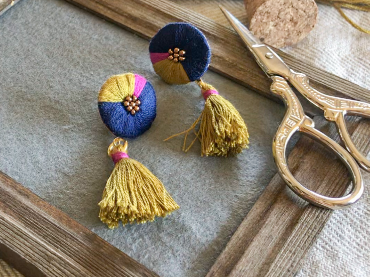 ･❖･刺繍耳飾り･❖･バイカラー刺繍イヤリング/ピアス　～サテンステッチとタッセル～の紹介画像4