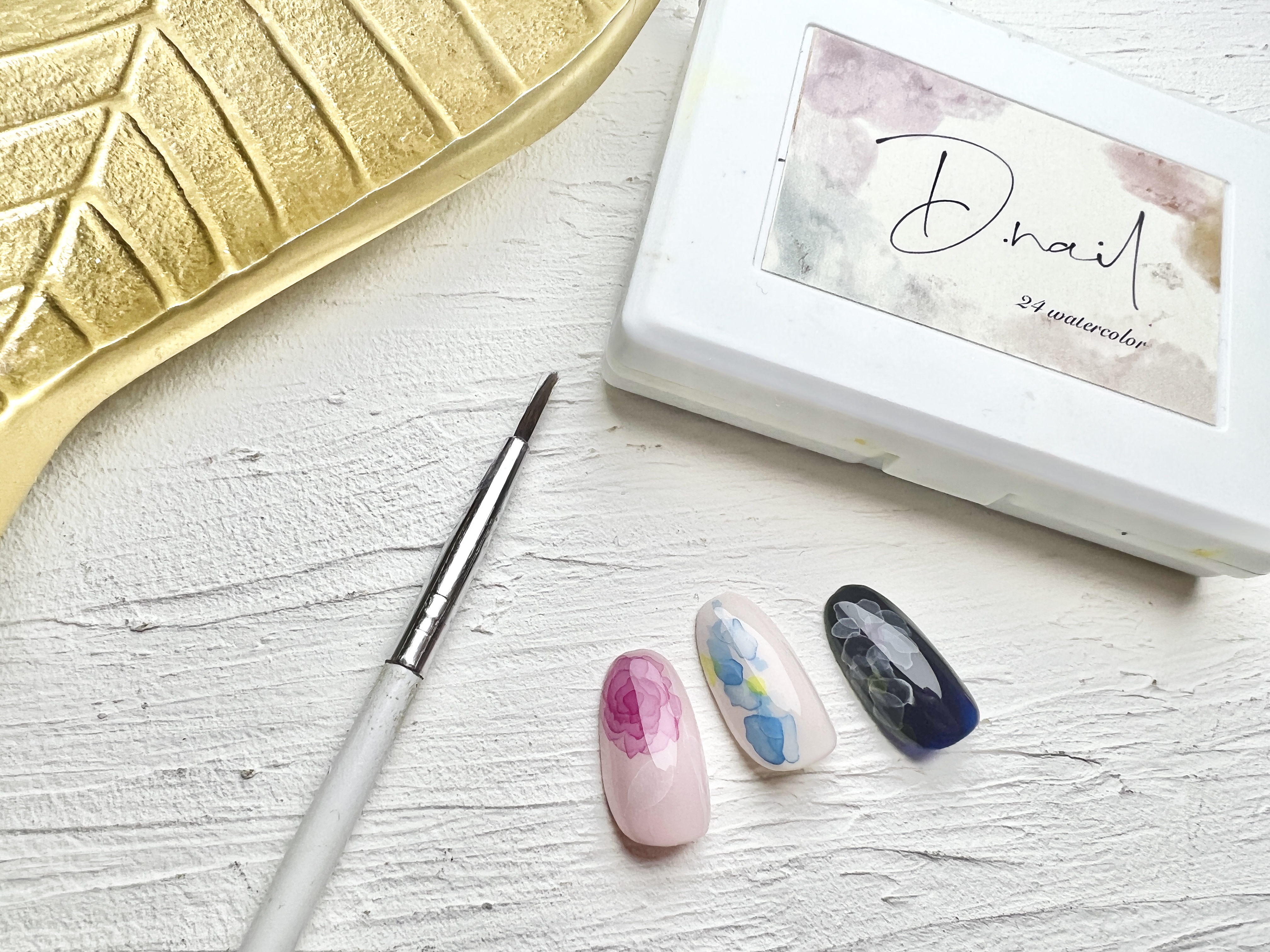 ネイルアート講座②少ない材料でバリエーション無限大！時短水彩ネイルのやり方の紹介画像1