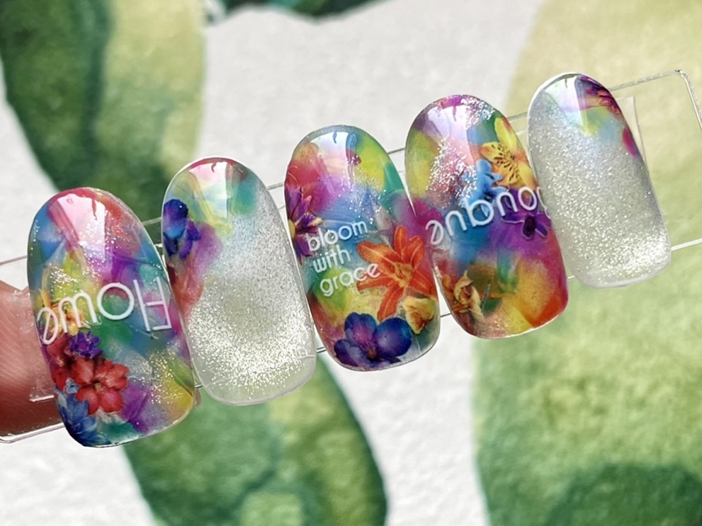 カラフルニュアンスネイルのやり方【精彩花】の紹介画像1