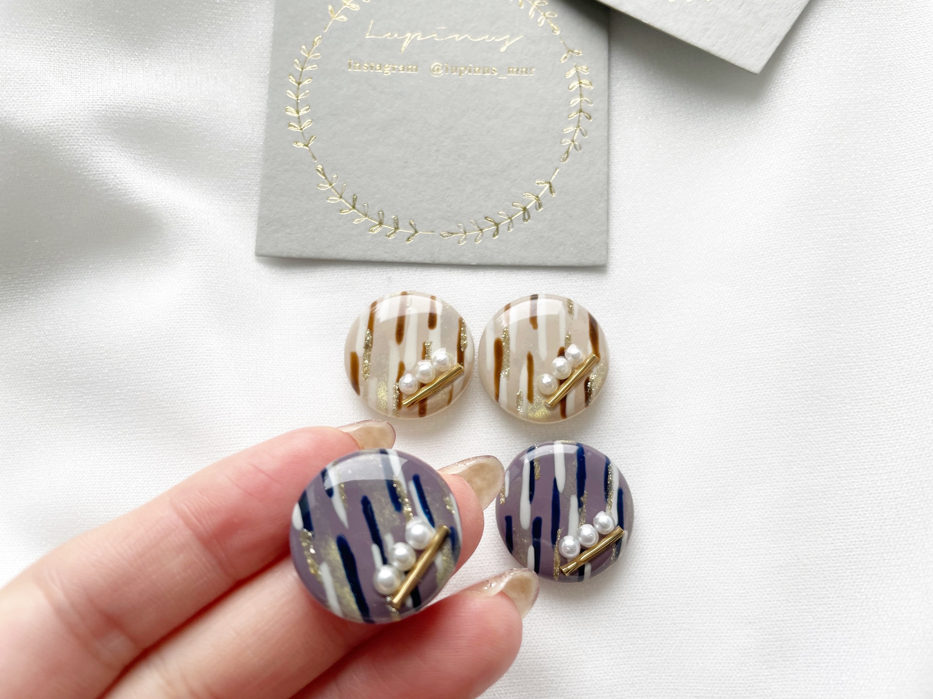 【レジン】ミラーパウダーで作る！奥行きストライプの作り方の紹介画像2