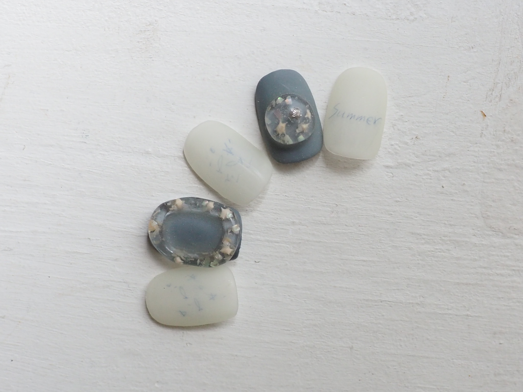 星の砂のぷっくりネイルアートのやり方の紹介画像1