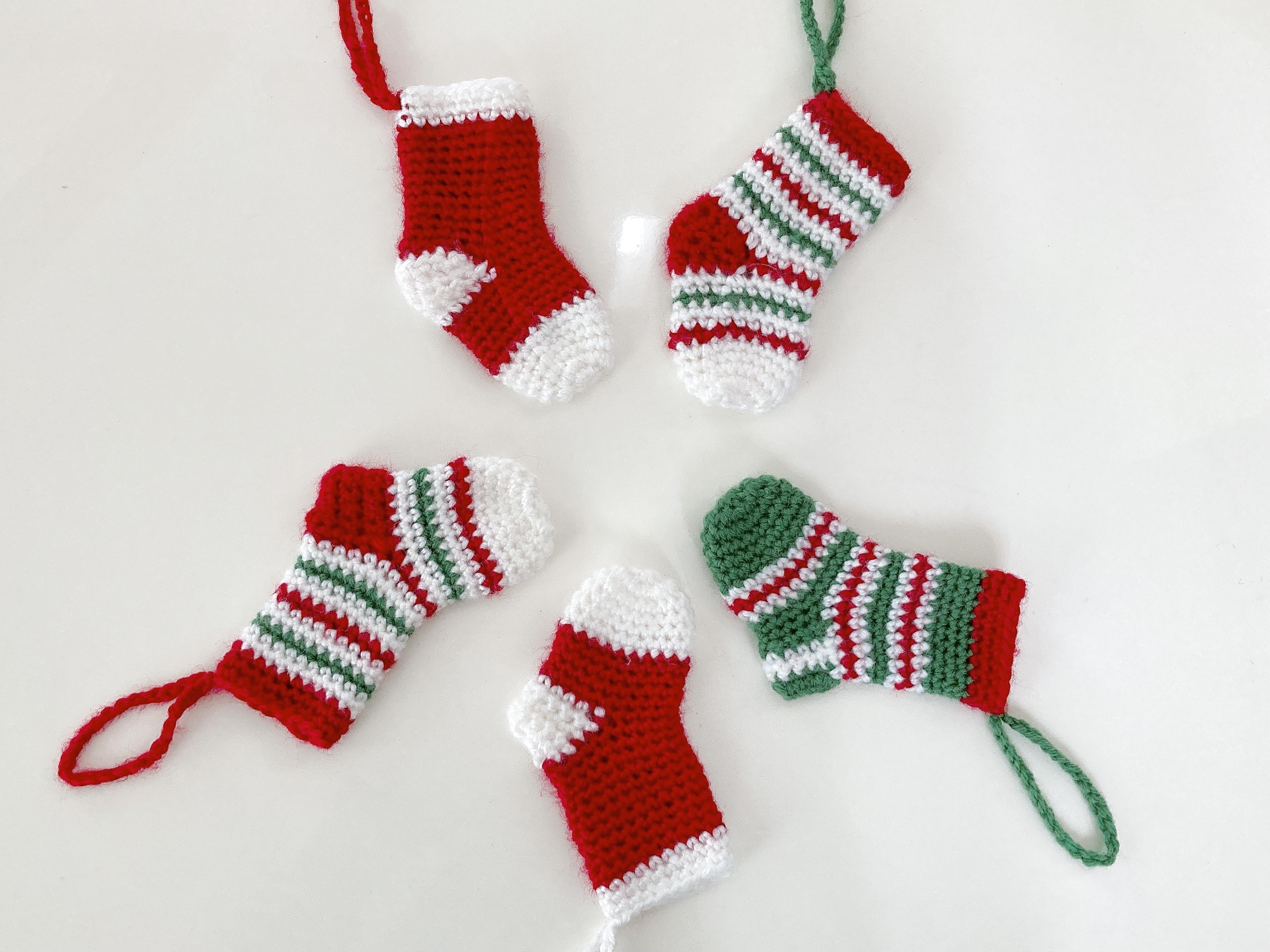 かぎ針編みで小さなクリスマスソックスの編み方(PDF編み図解説付き)の紹介画像3