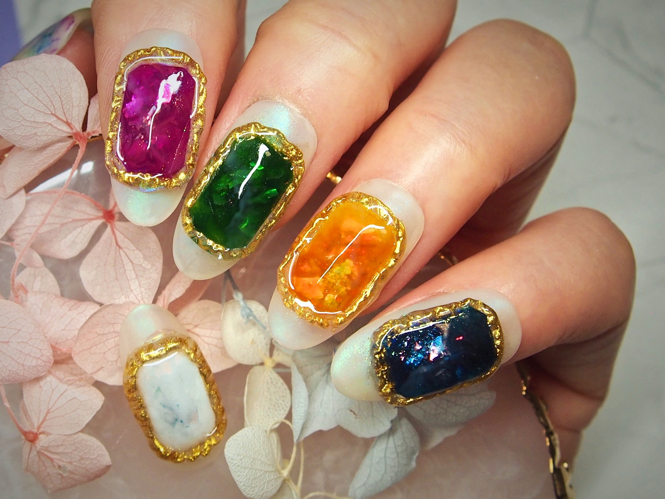 時短‼️存在感抜群の天然石風ネイルパーツの作り方💎.*の紹介画像1