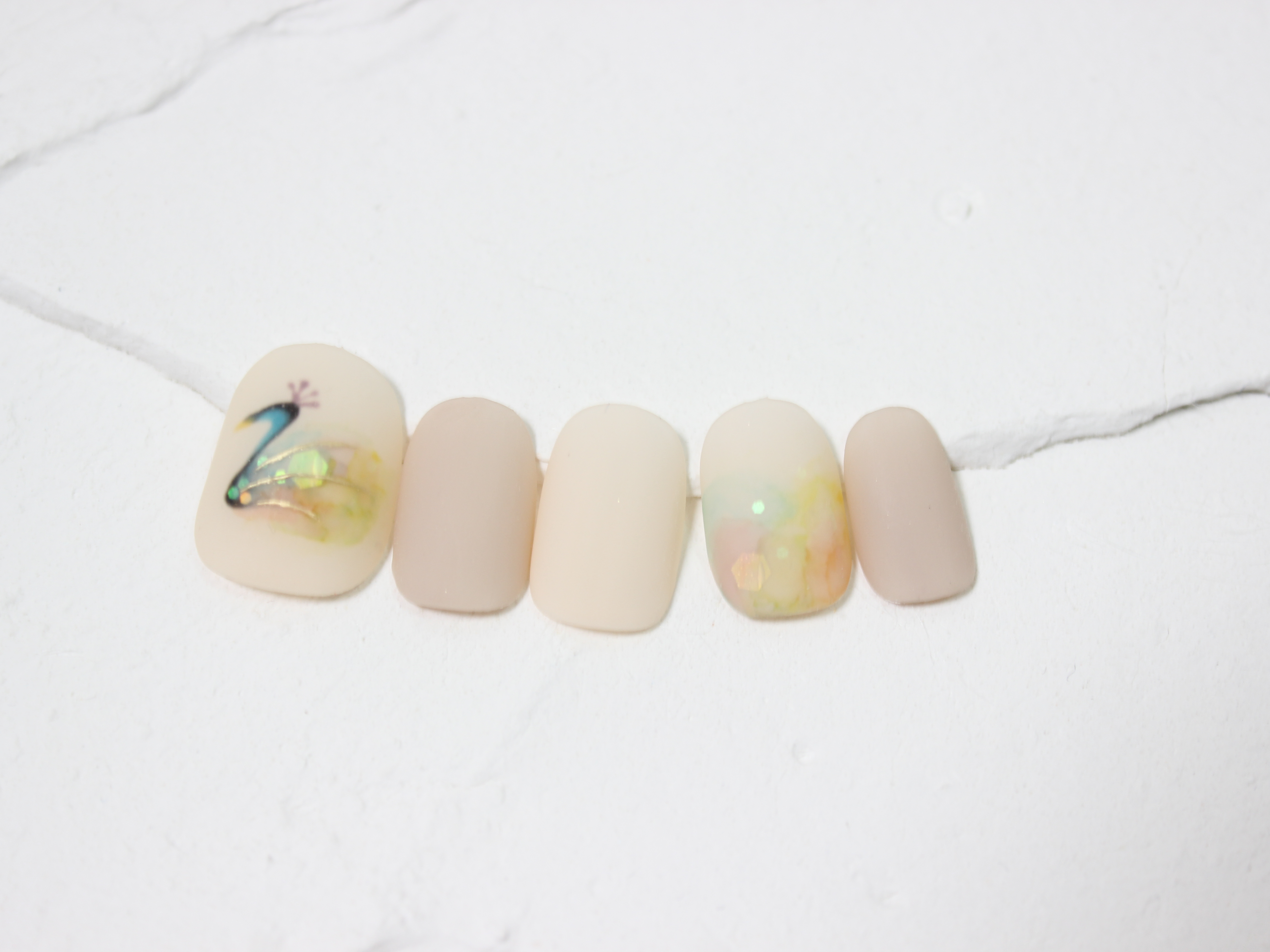 幻想的なクジャクネイルの作り方の紹介画像3