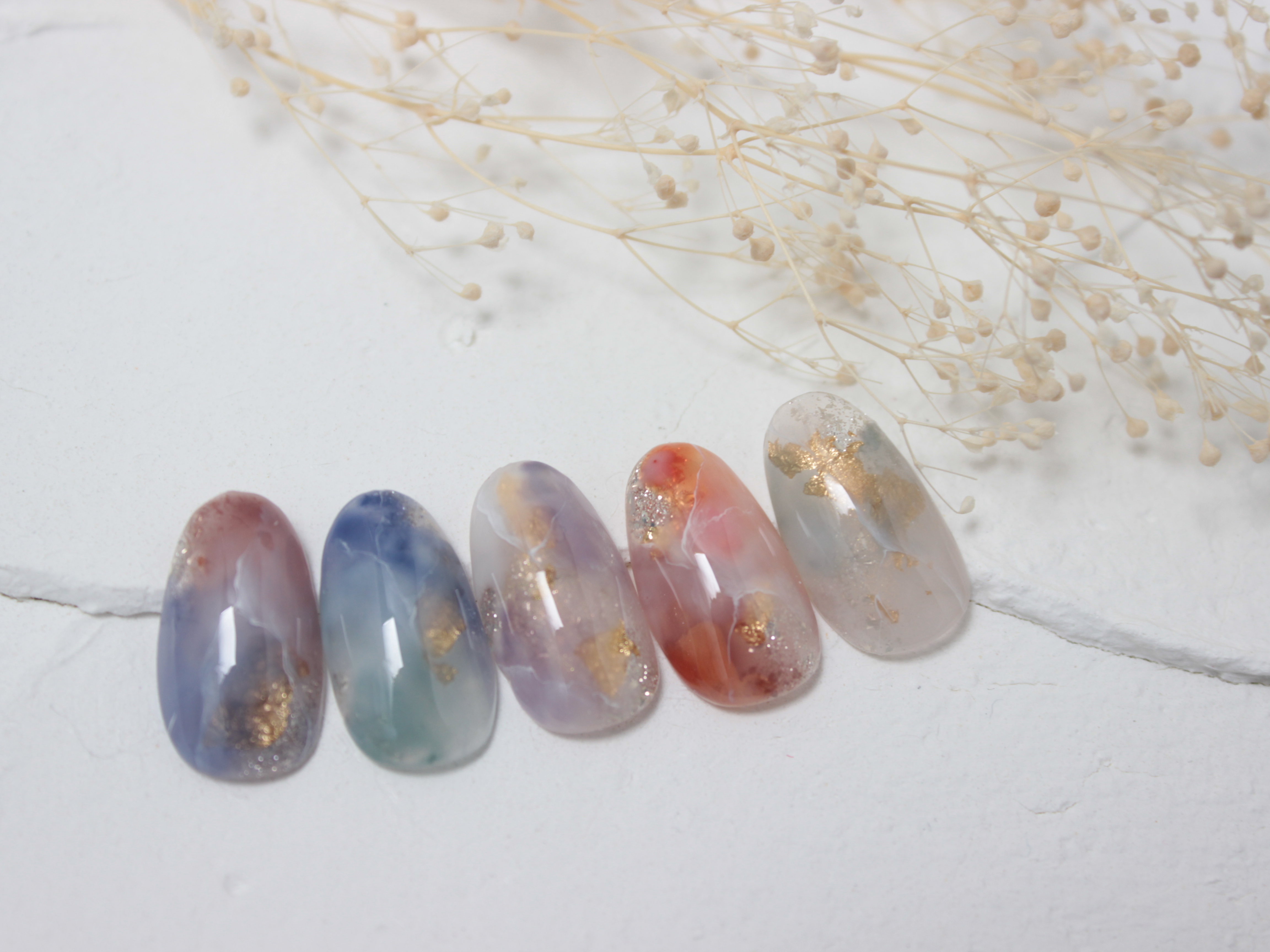 もう迷わない！天然石風ニュアンスネイルアートのバリエーションの紹介画像1