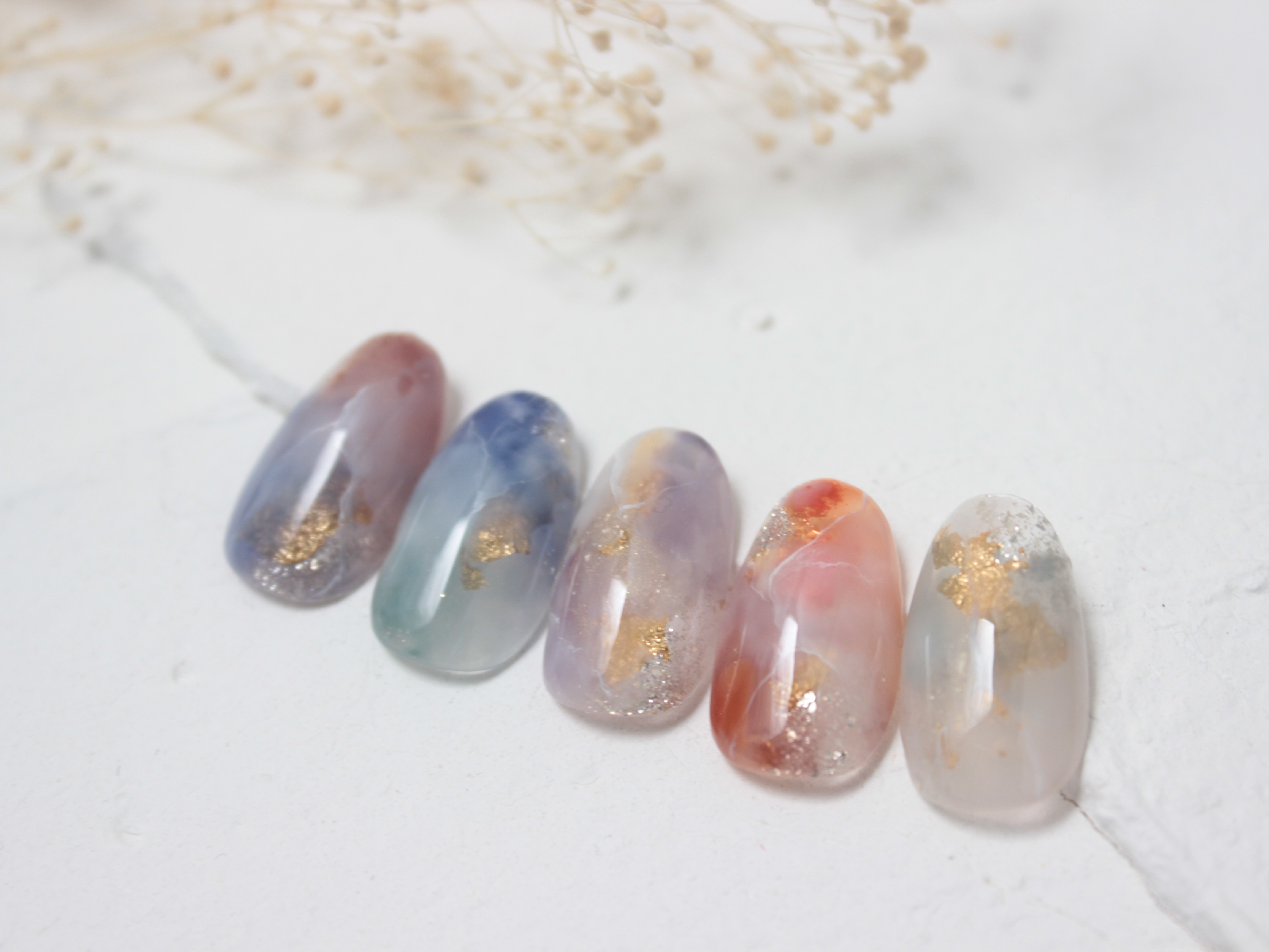 もう迷わない！天然石風ニュアンスネイルアートのバリエーションの紹介画像2