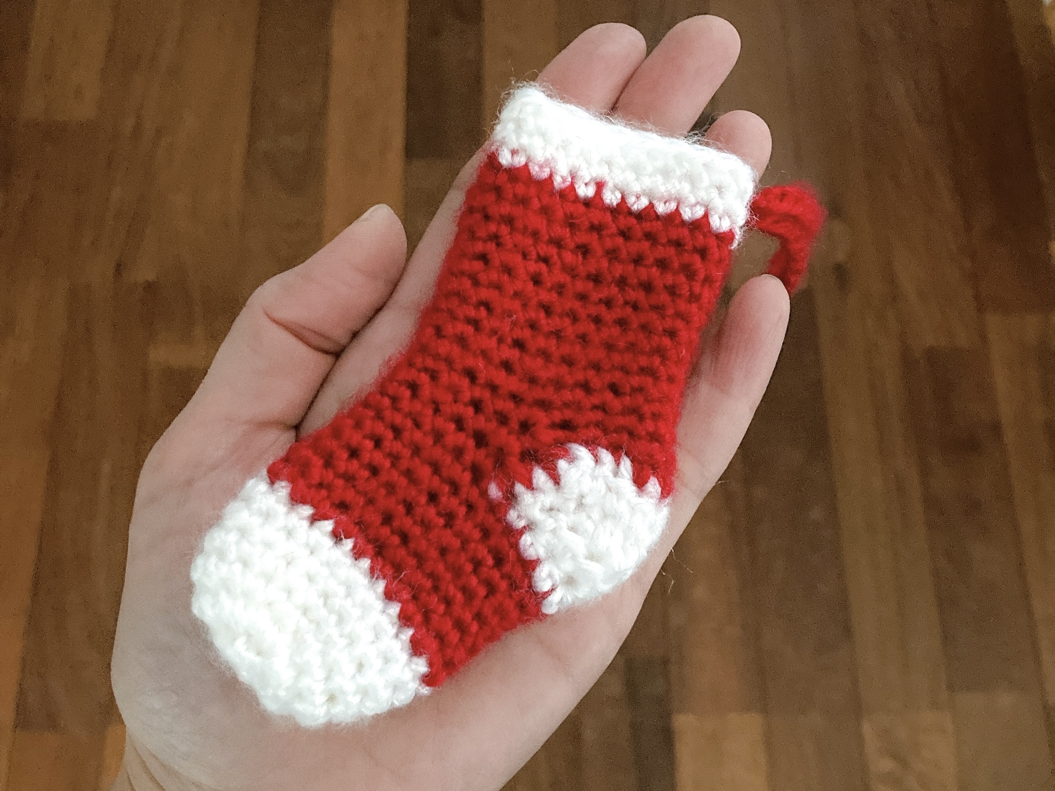 かぎ針編みで小さなクリスマスソックスの編み方(PDF編み図解説付き)の紹介画像4