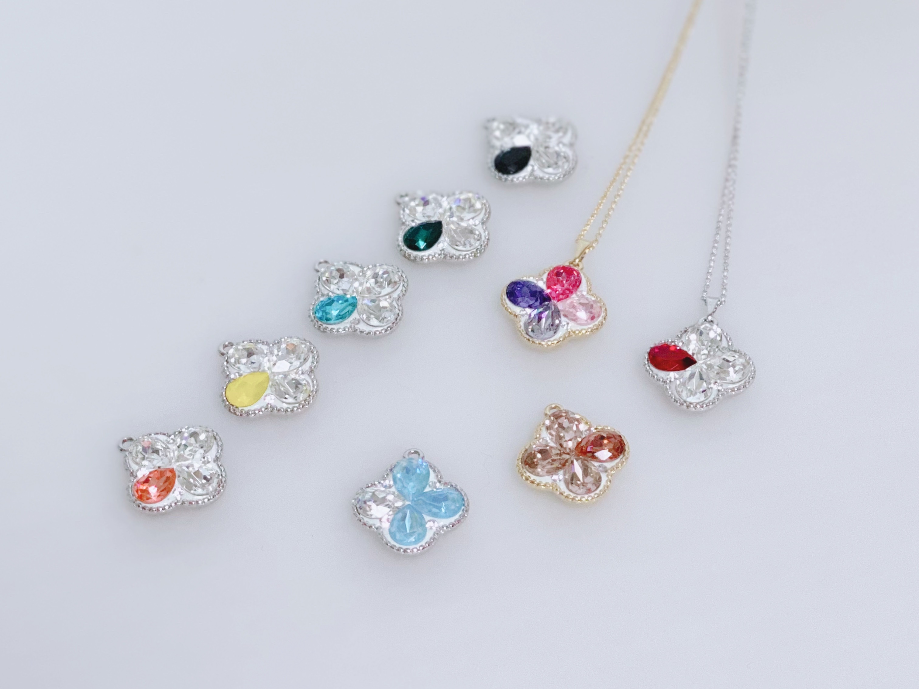 【 ラッキークローバーの作り方 】〜ラッキークローバを作りながらグルーデコの基礎を学べます〜の紹介画像1