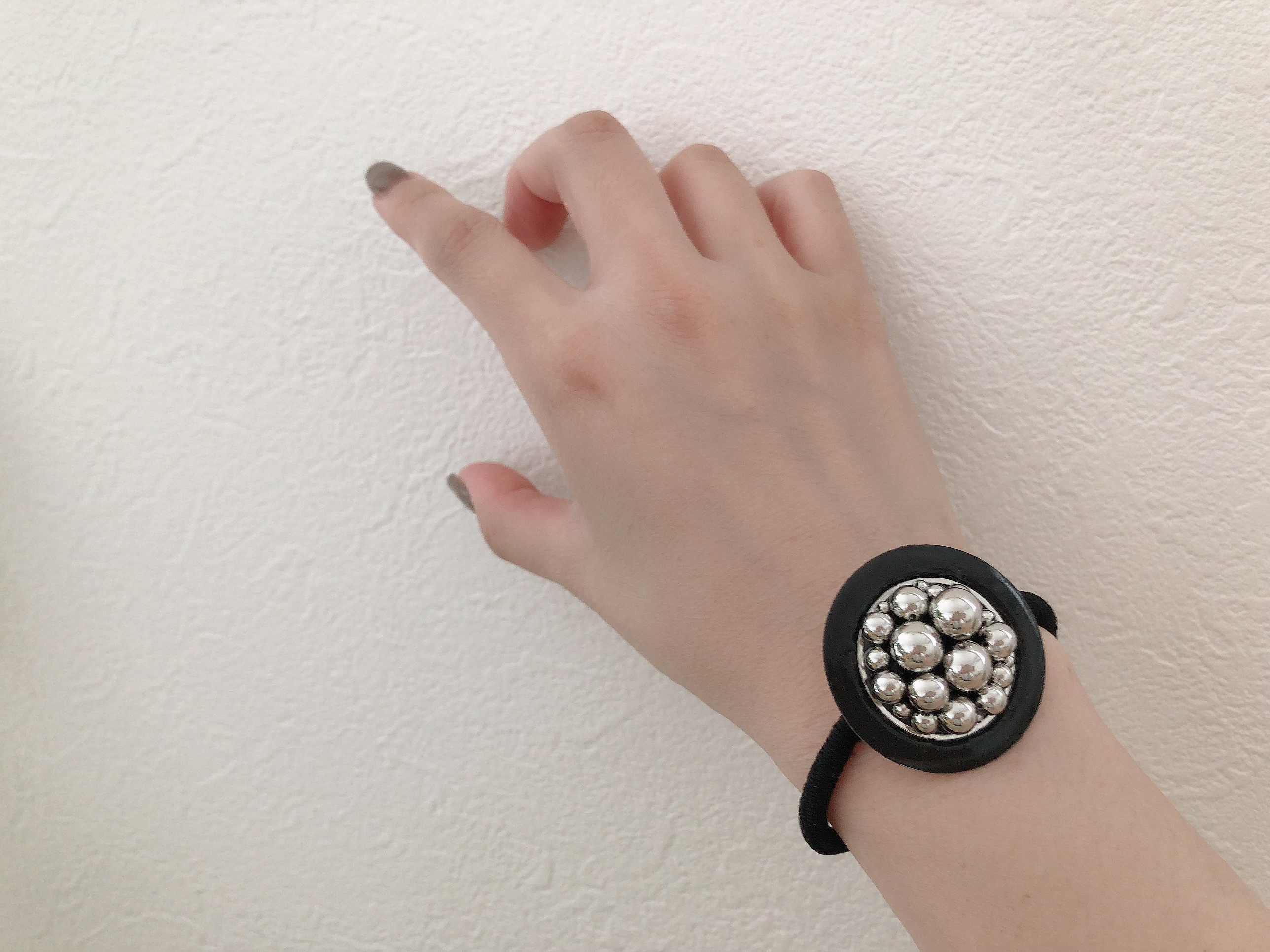 【丸いパーツを立体的に配置するコツ】～立体的に作るヘアアクセサリー～の紹介画像1