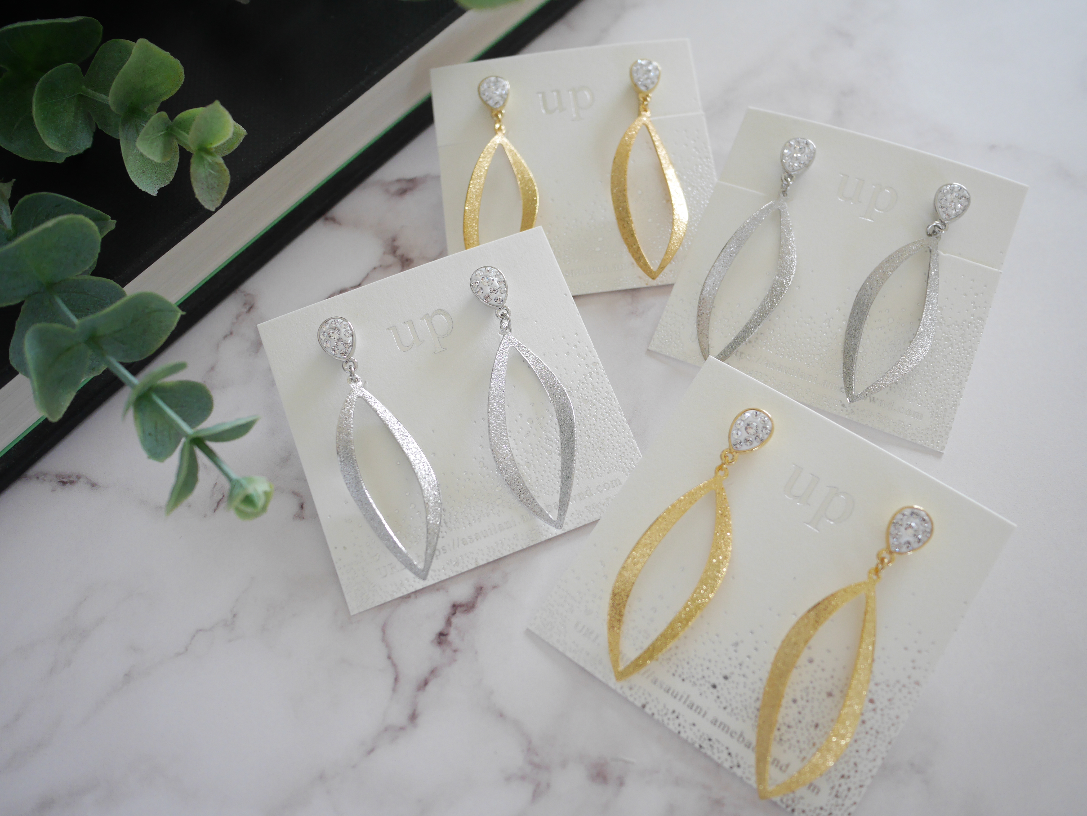 揺れるパーツがポイント　グルーデコで作る【dropピアスとイヤリング】の紹介画像2